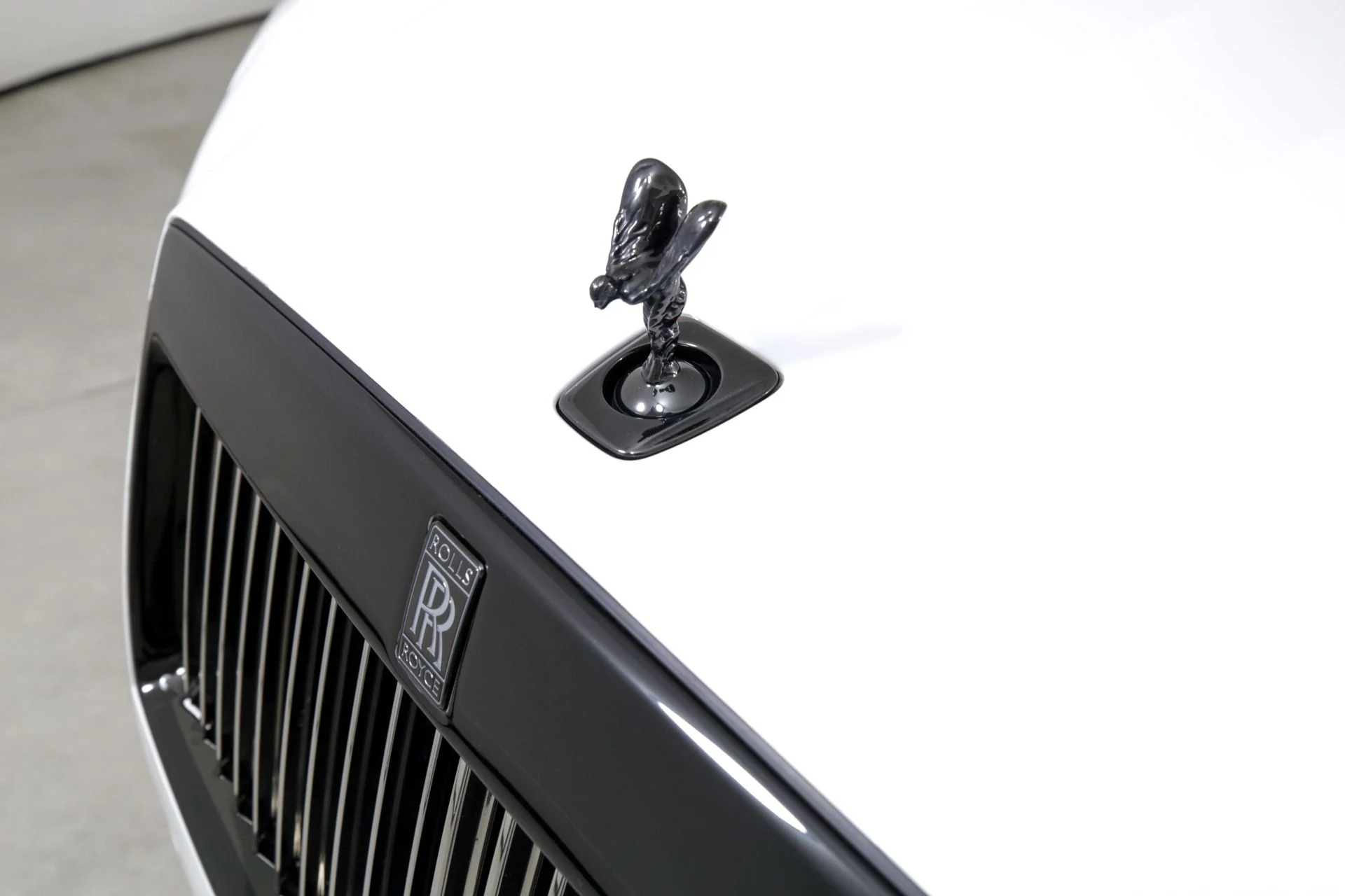 mph039_421103279_Used_2022_Rolls_Royce_Black_Badge_Ghost_1742932405_81ad00696e