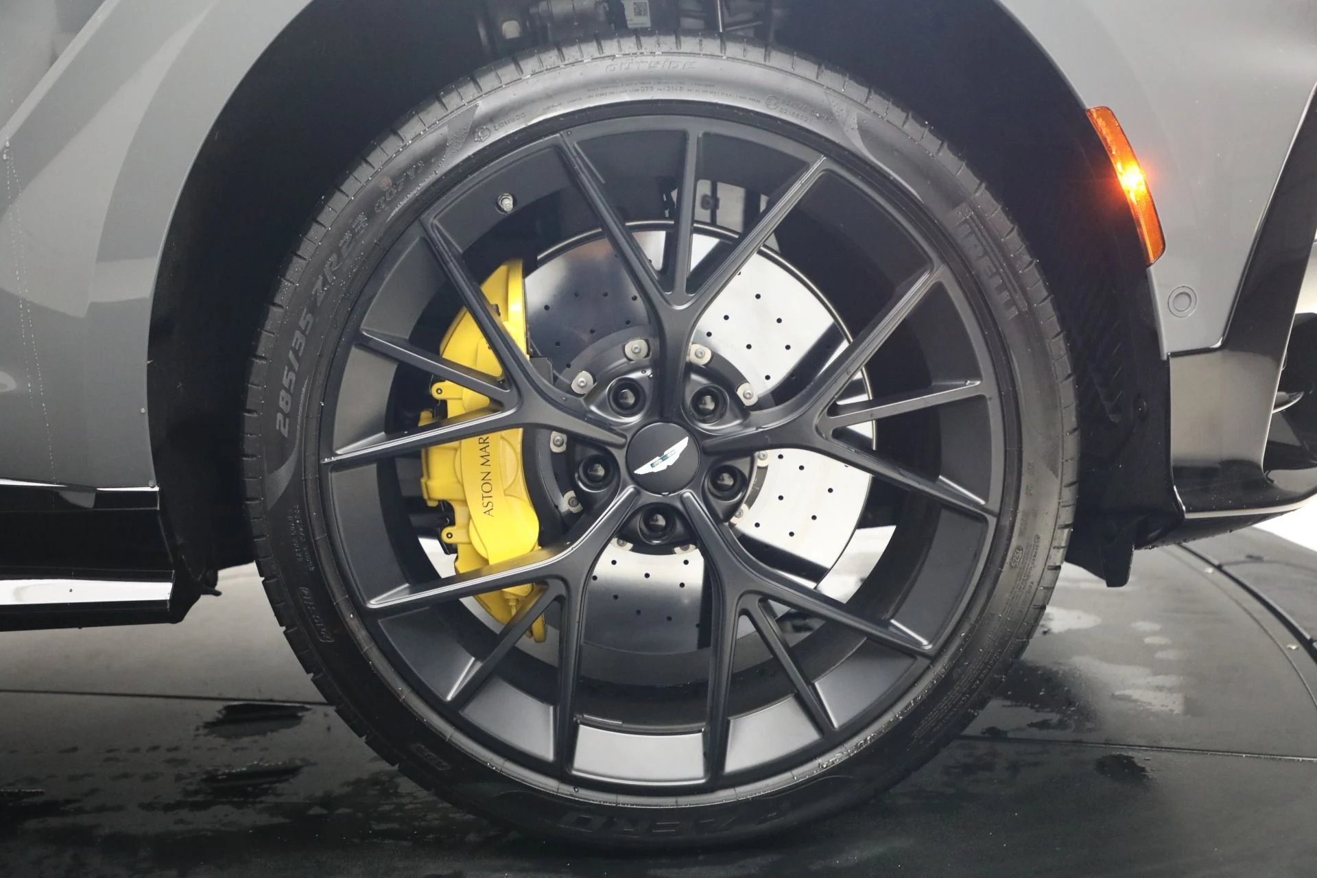 mph039_4218875872_New_2026_Aston_Martin_DBX_S_1787860706_694aa47996