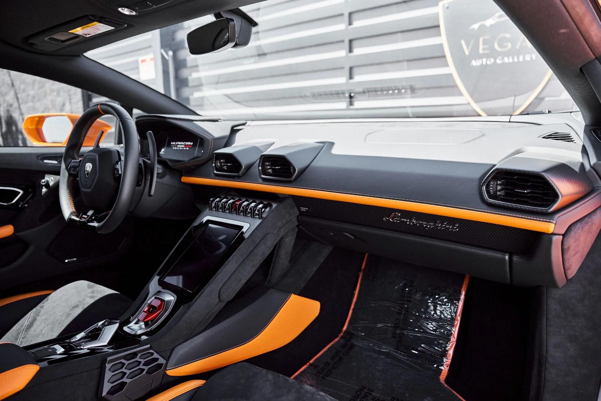 mph039_422314057_Used_2023_Lamborghini_Huracan_Tecnica_Base_1777011664_372f039943