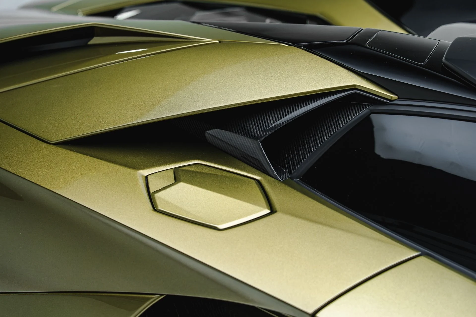 mph039_4232563460_Used_2022_Lamborghini_Aventador_LP_780_4_Ultimae_1792689431_f57d2a2b8f
