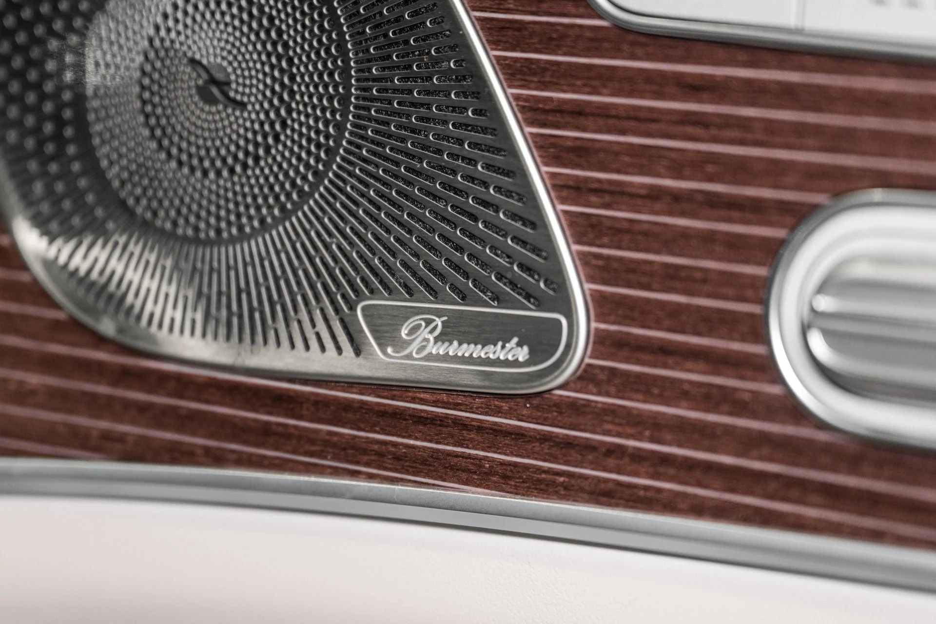 mph039_4246658755_Used_2022_Mercedes_Benz_GLS_Maybach_GLS_600_1761673303_1d38000ce4