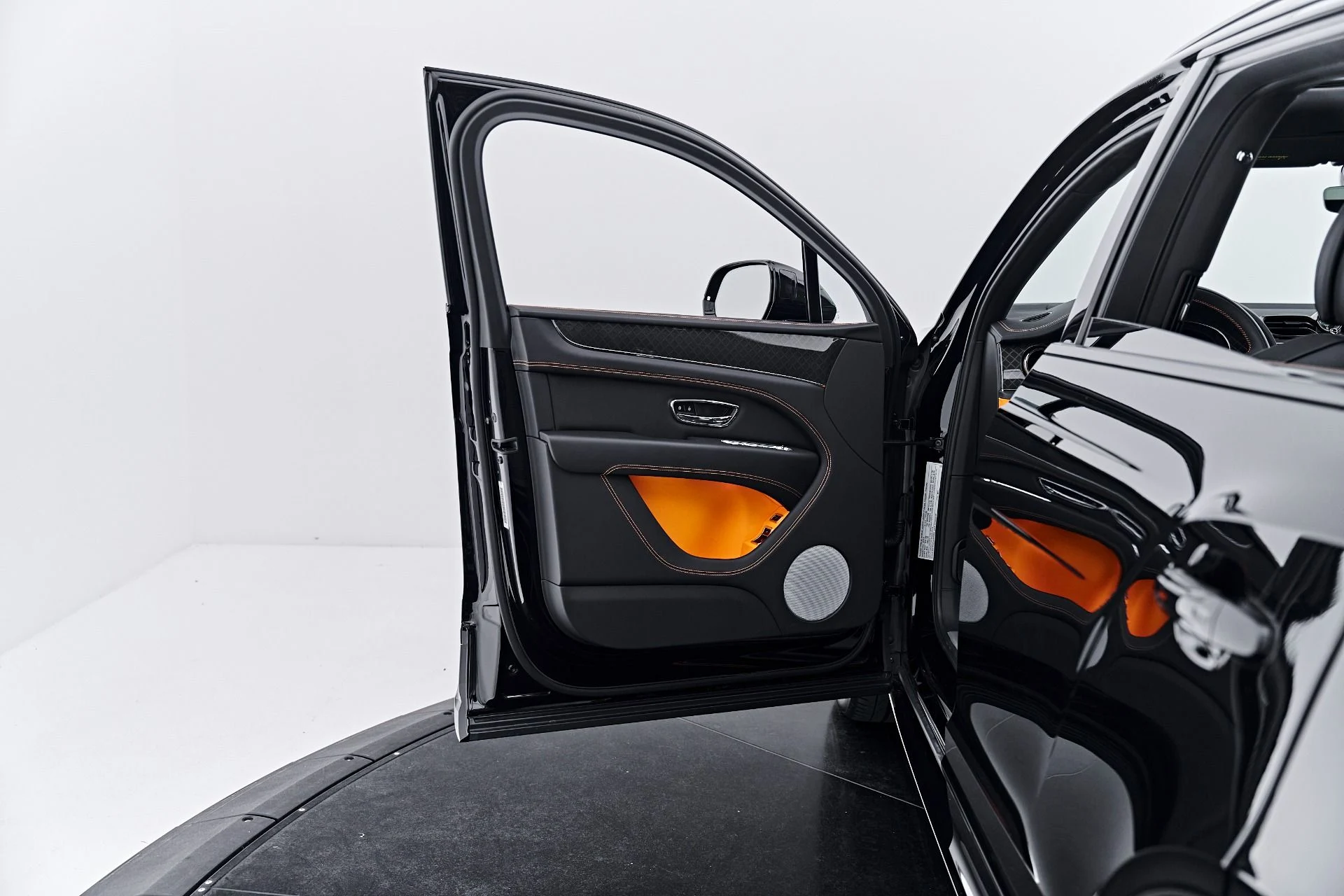 mph039_4252874151_Used_2025_Bentley_Bentayga_S_Black_Edition_1790644367_e985f854c7