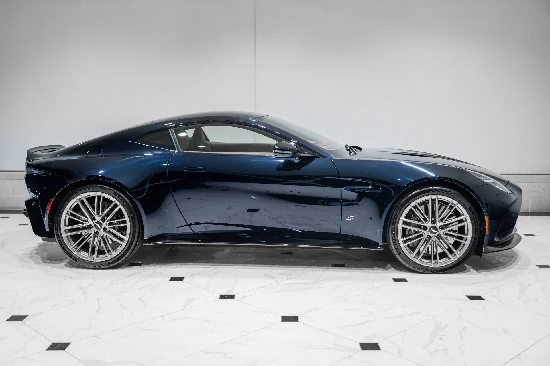 mph039_4254250656_New_2026_Aston_Martin_Vantage_S_Coupe_1767629088_db4598d9cb