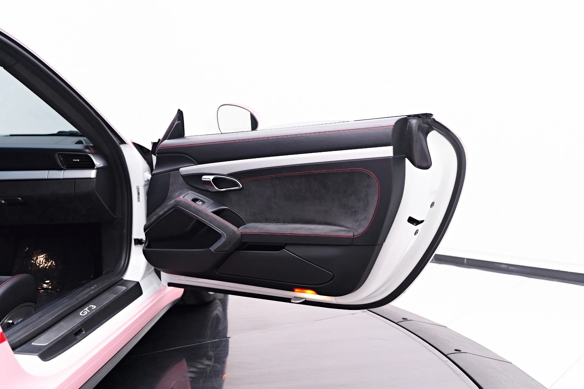 mph039_4263981348_Used_2014_Porsche_911_GT_3_1749519780_25ade644e5