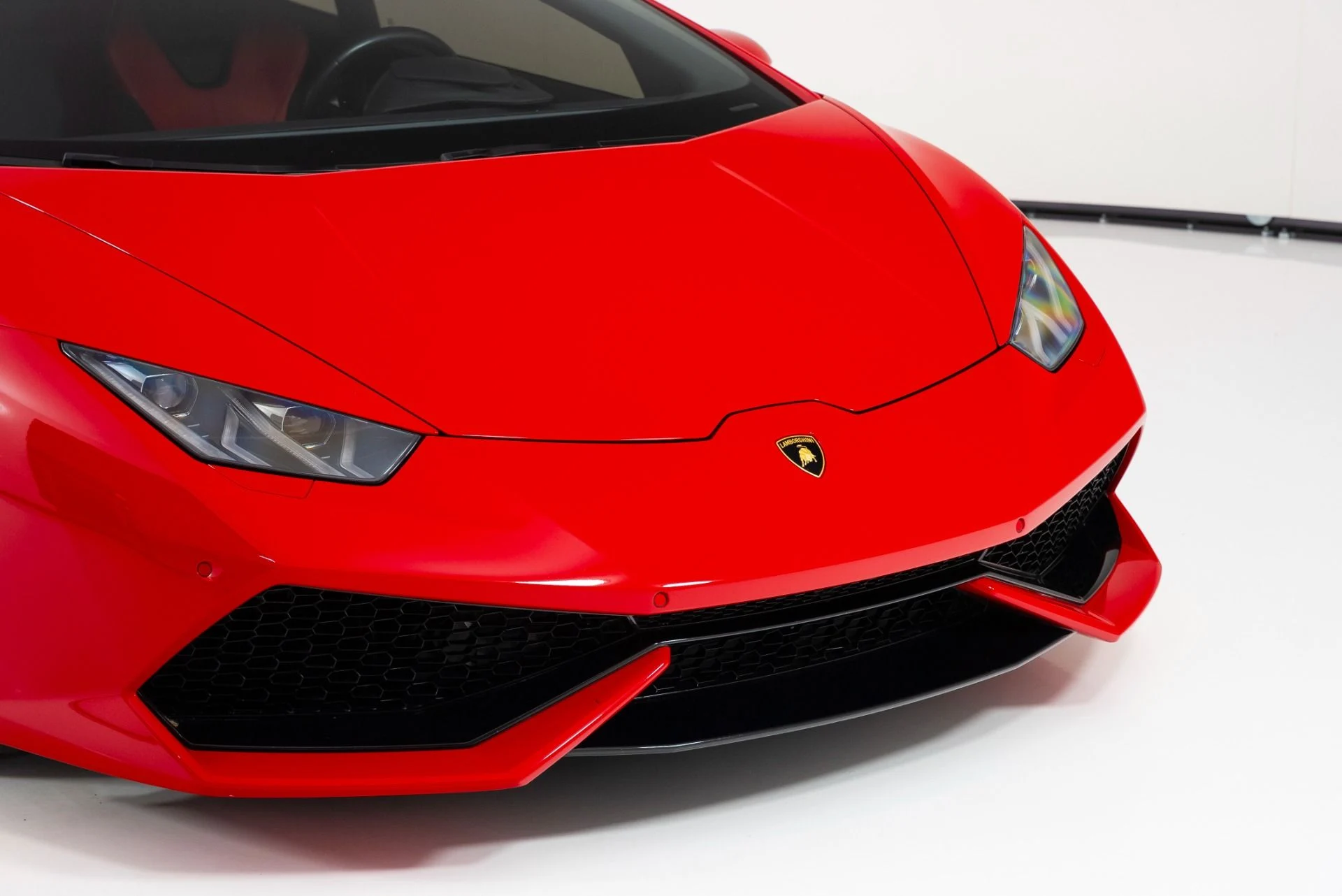 mph039_42665967_Used_2015_Lamborghini_Huracan_LP_6104_1757361074_2abc09d7c5