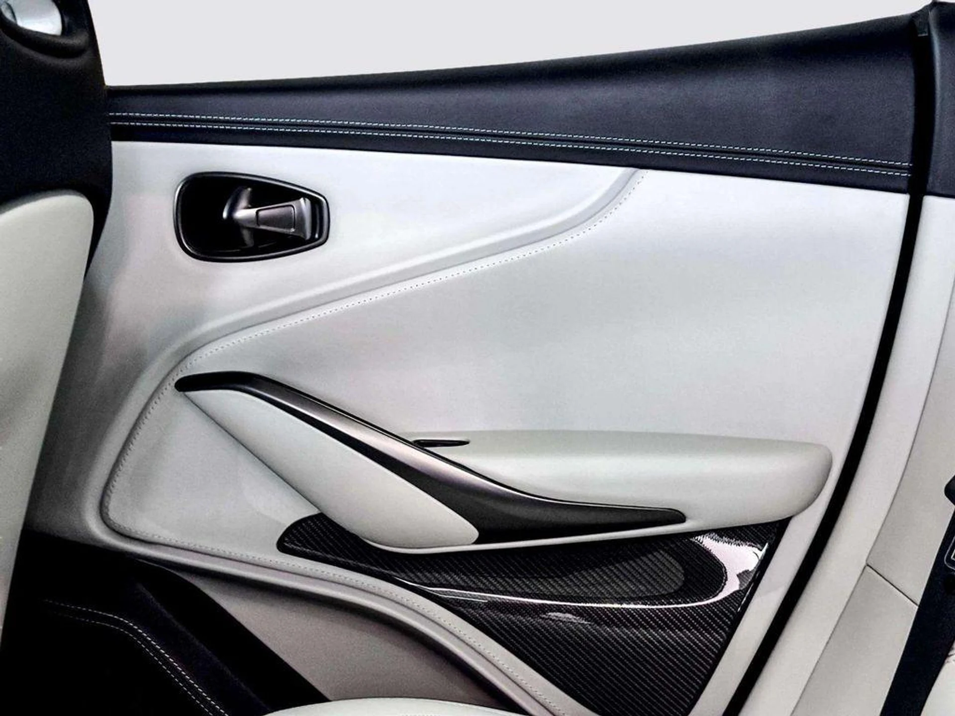 mph039_4267282070_I_Pva_NR_17_QYB_9_Ay_F_Jawuj4w7i4e_M_9642337fe0