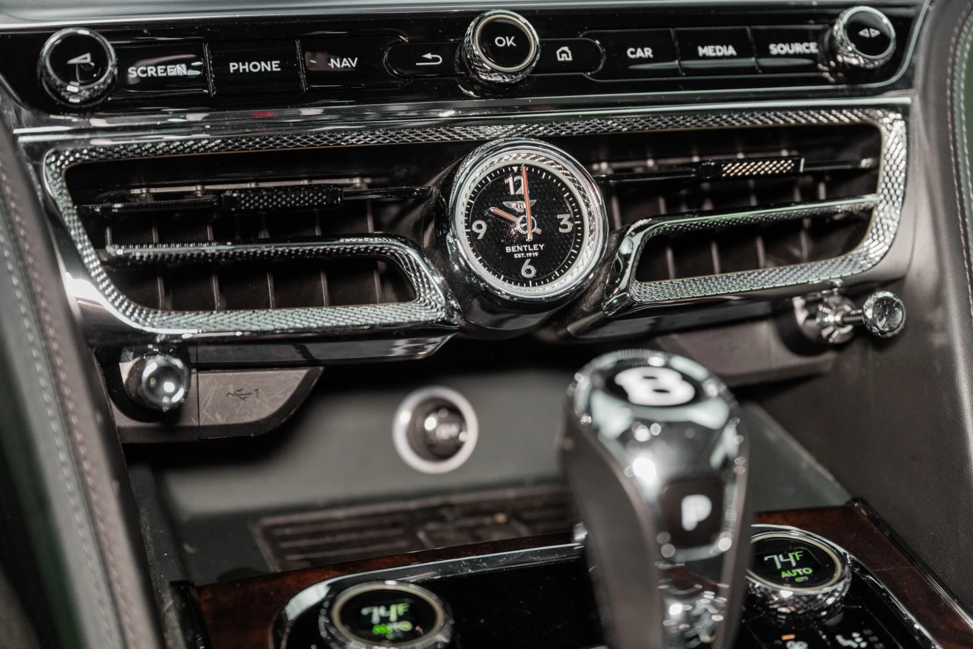 mph039_4273048712_Used_2022_Bentley_Flying_Spur_V8_1761057059_21237f9d63