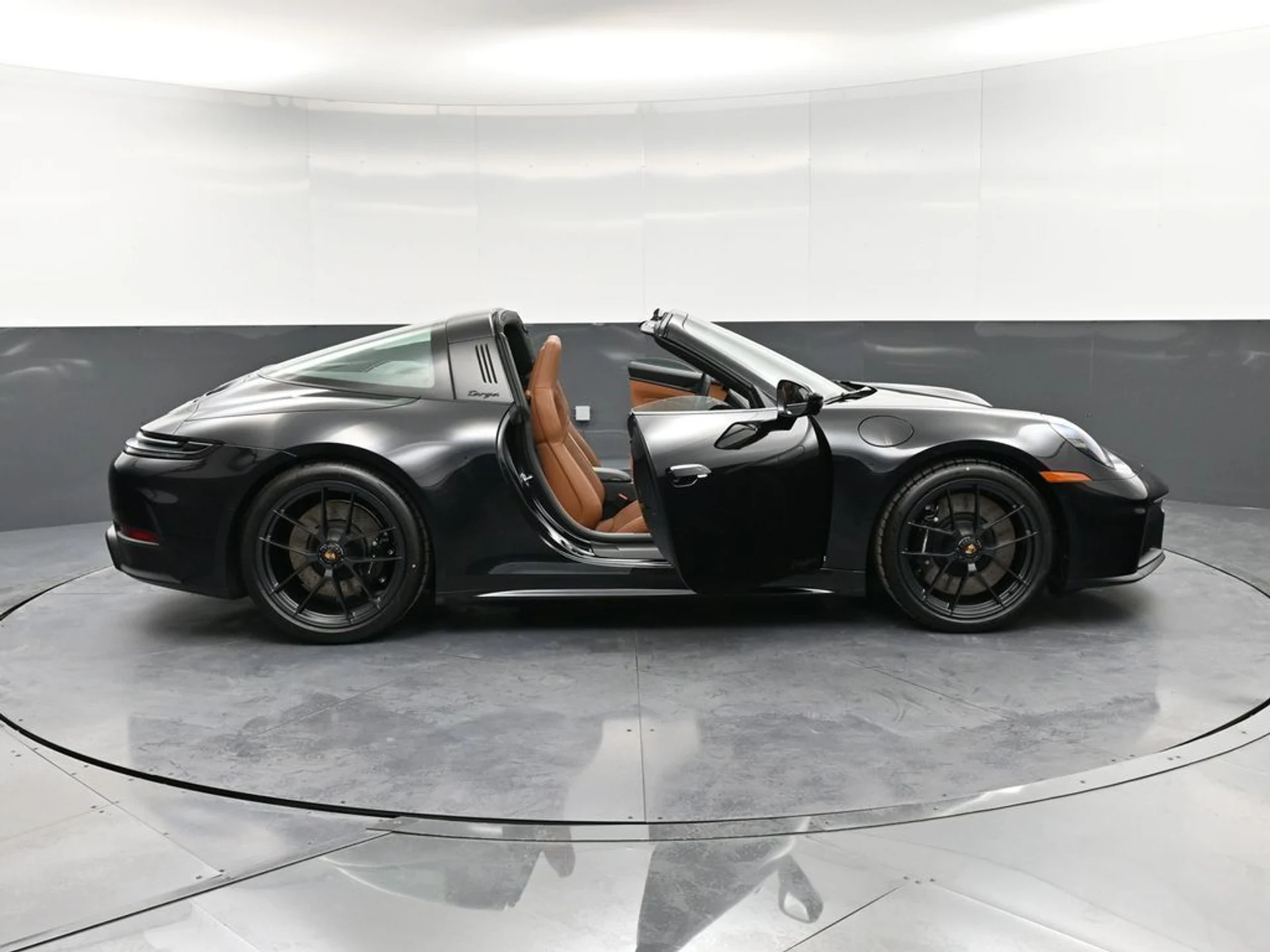 mph039_431599779_6303fedd_8067_43cd_affc_ab06ce065c87_6808346686