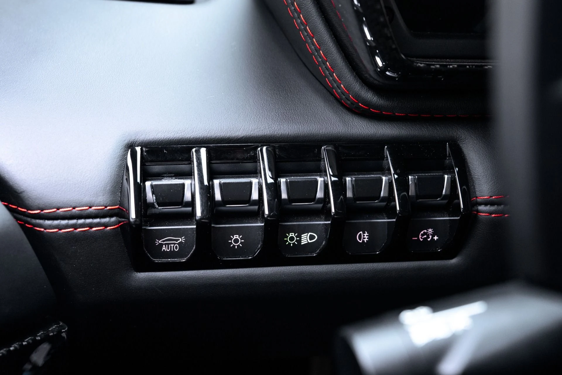 mph039_4502516_Used_2017_Lamborghini_Aventador_LP_740_4_S_1775604663_2c80554f10