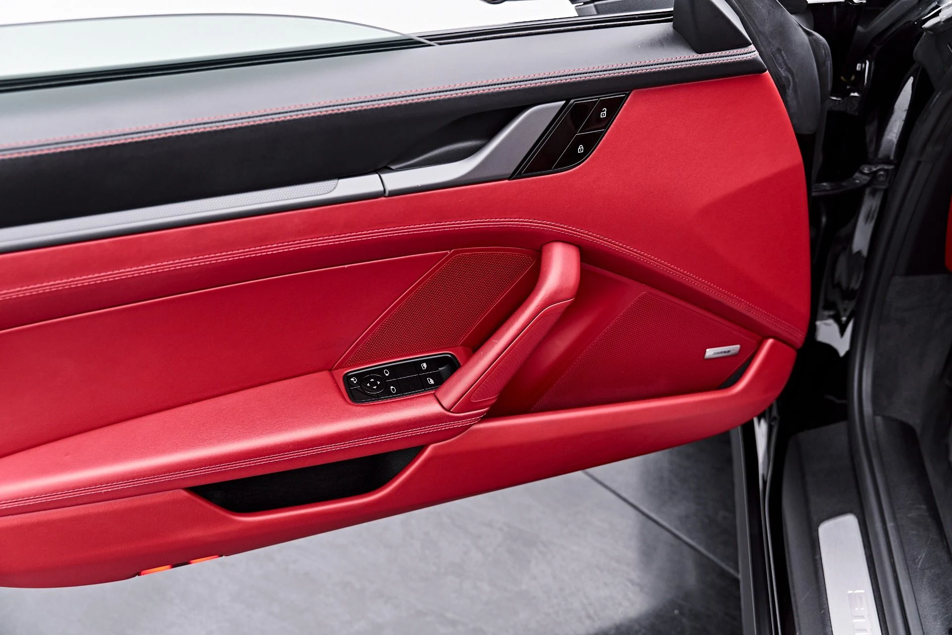 mph039_467481510_Used_2021_Porsche_911_Targa_4_S_1786672022_a5e8f1bcee