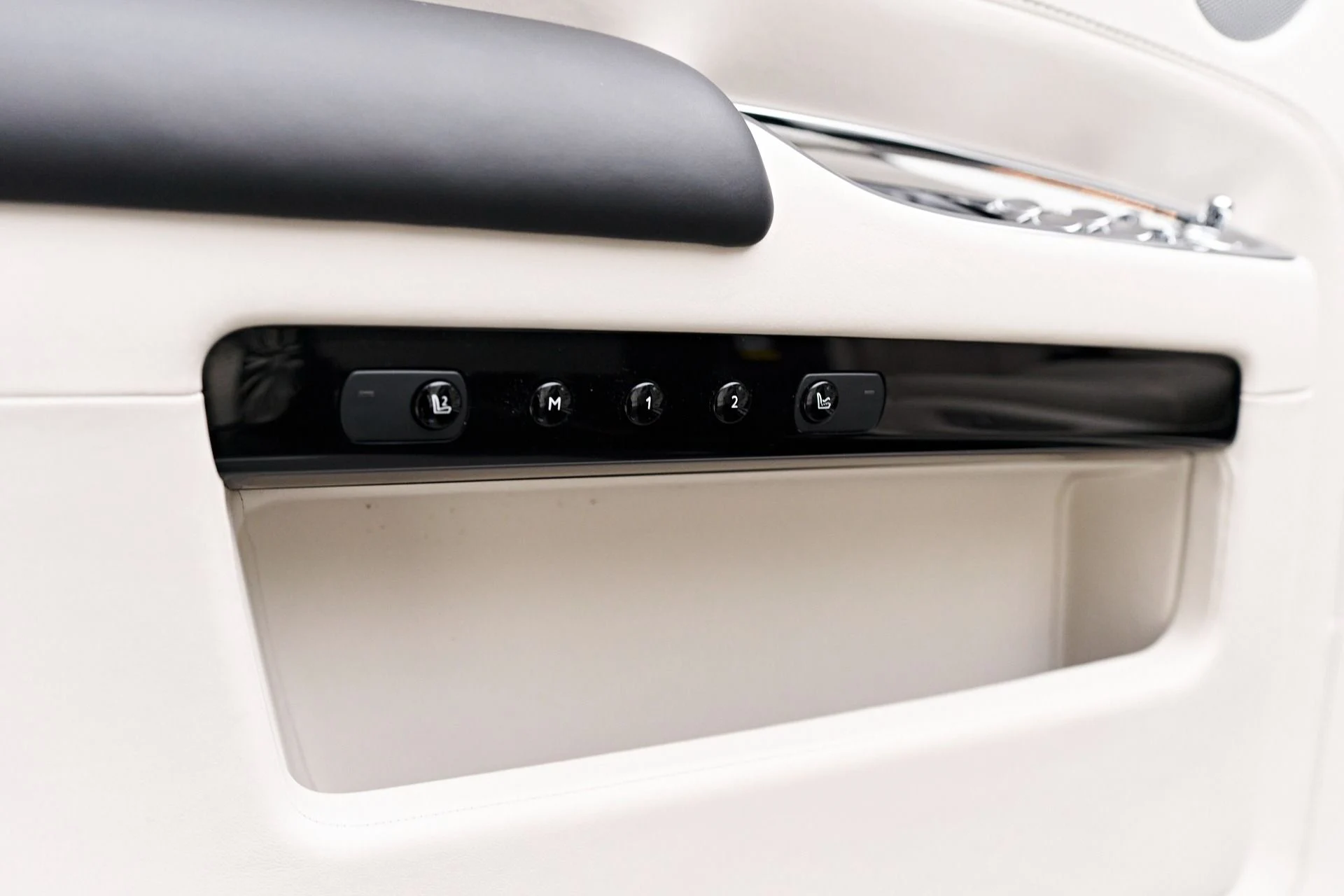 mph039_467837803_Used_2019_Rolls_Royce_Ghost_Base_1709260341_078702a468