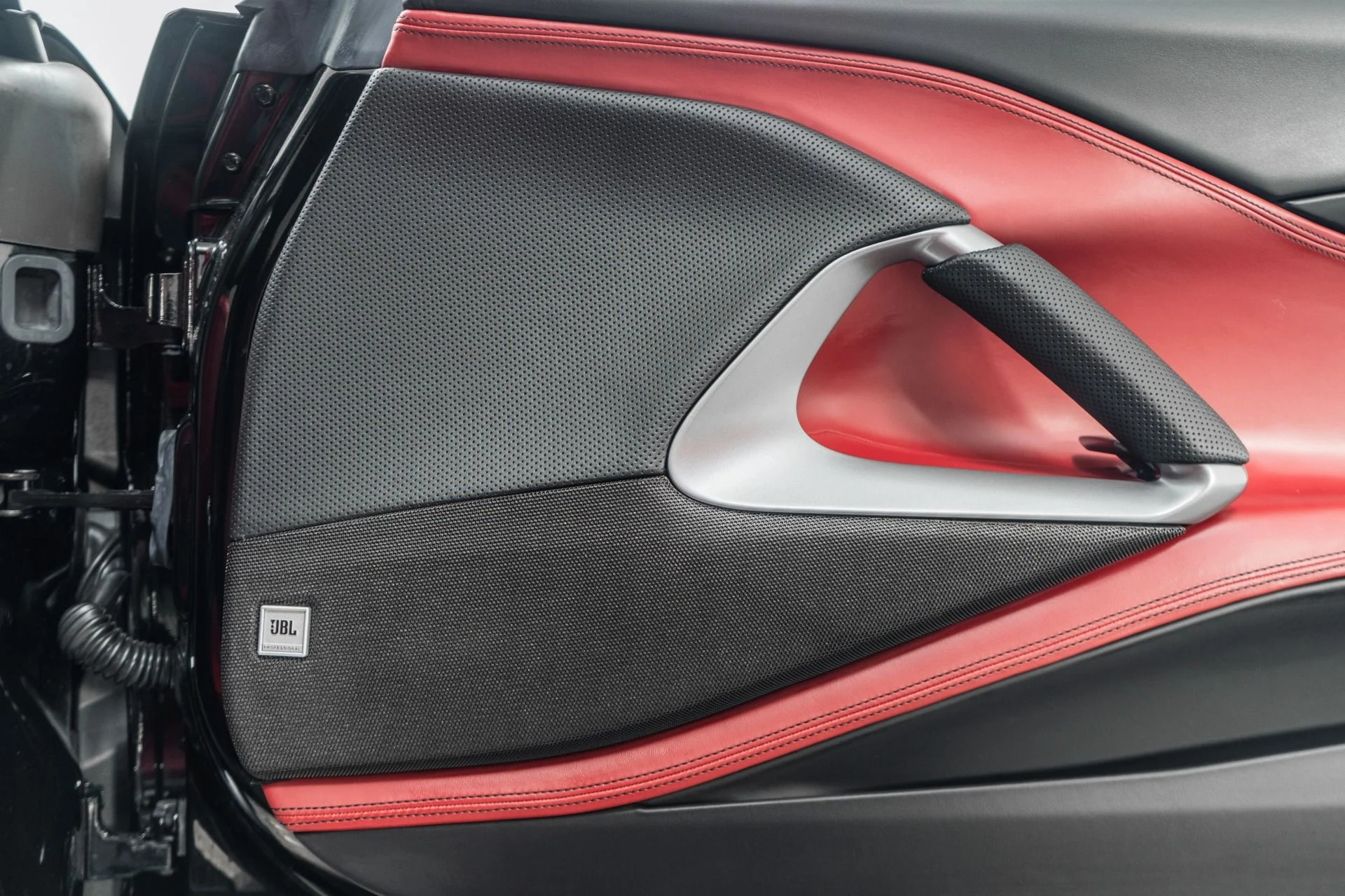 mph039_481663523_Used_2020_Ferrari_812_Superfast_1775841371_cbfa1dd6c1