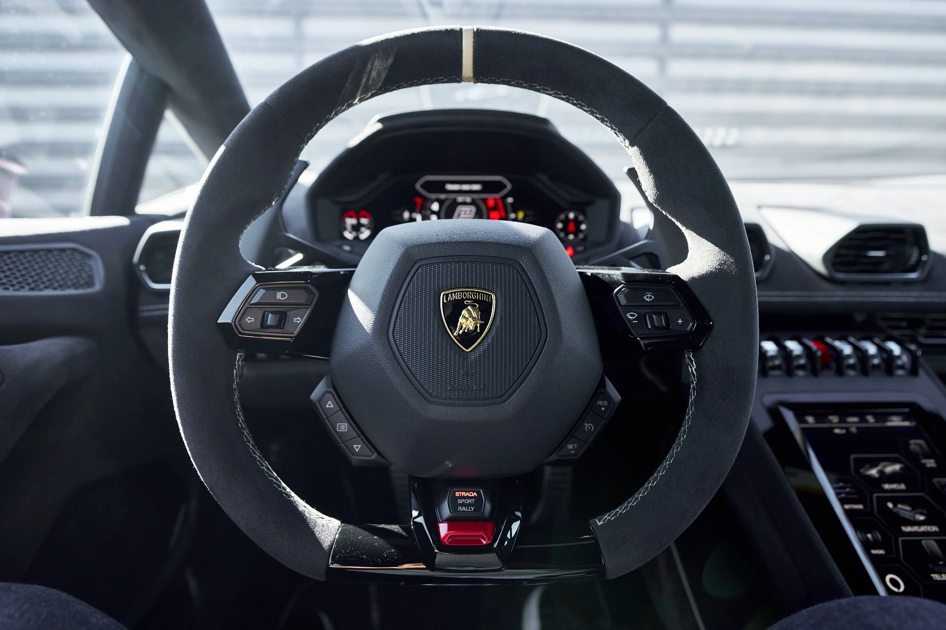 mph039_50403556_Used_2024_Lamborghini_Huracan_Sterrato_Base_1760828484_bfe5077a14