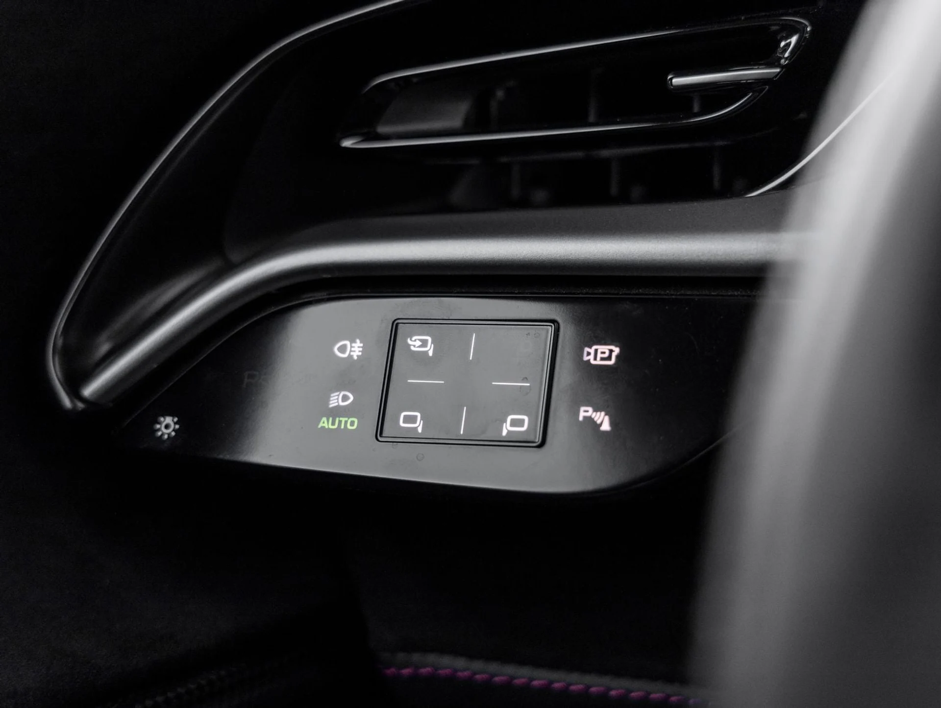 mph039_50936447_40_20b7f2f162