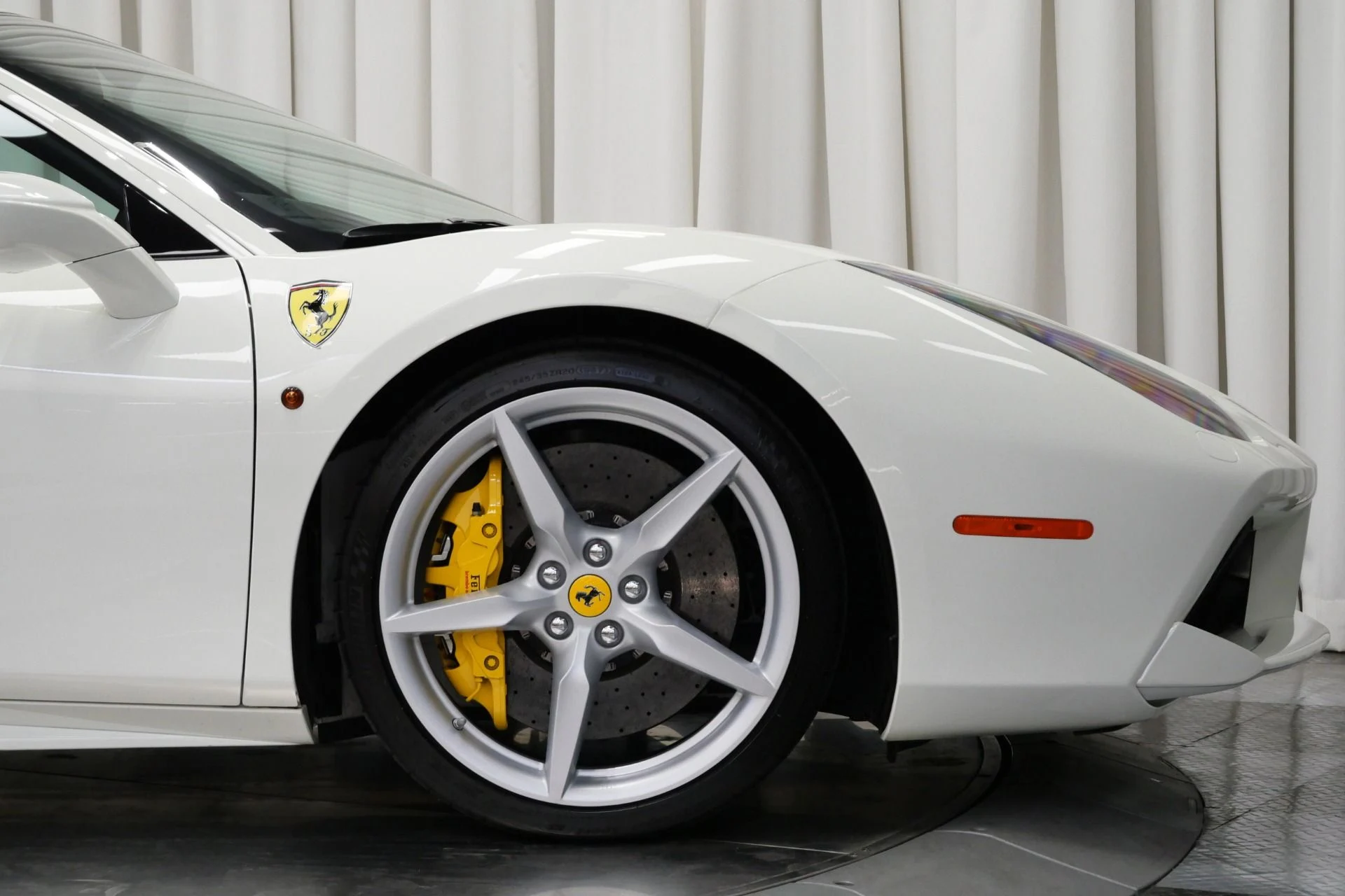 mph039_526183174_Used_2018_Ferrari_488_GTB_1755879022_e10366b43a