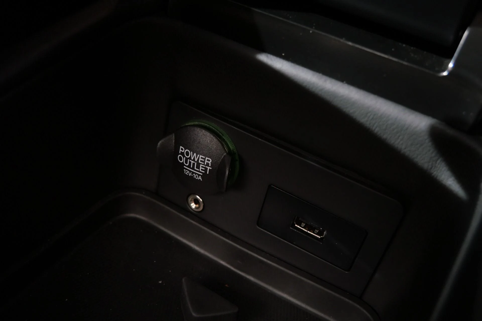 mph039_526770120_Used_2014_Aston_Martin_Vanquish_AML_Color_V12_Power_Awesome_Sound_1781289634_3555089d4c