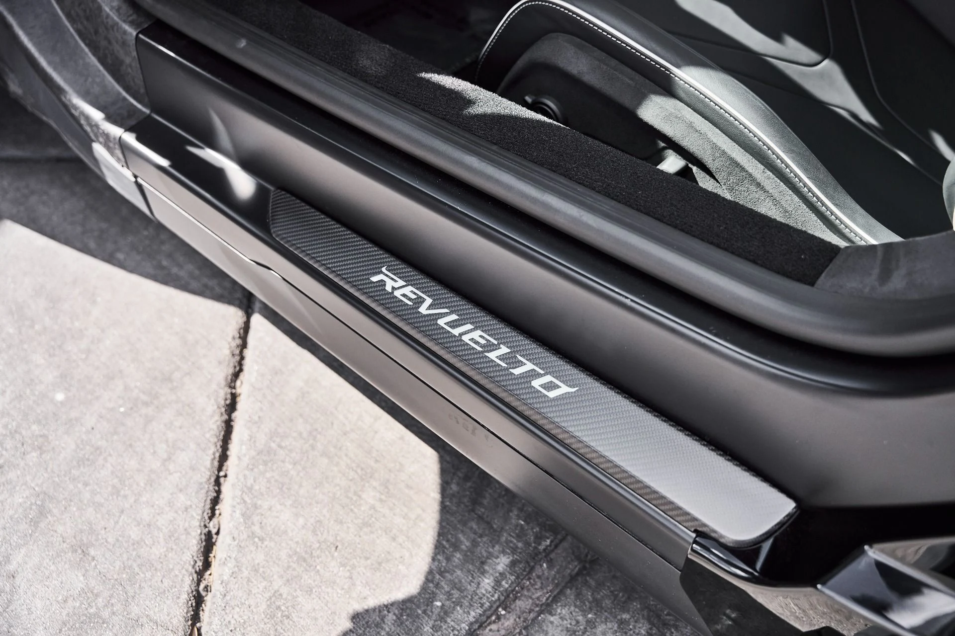 mph039_527182865_Used_2026_Lamborghini_Revuelto_Base_1777078410_0bdb469de1