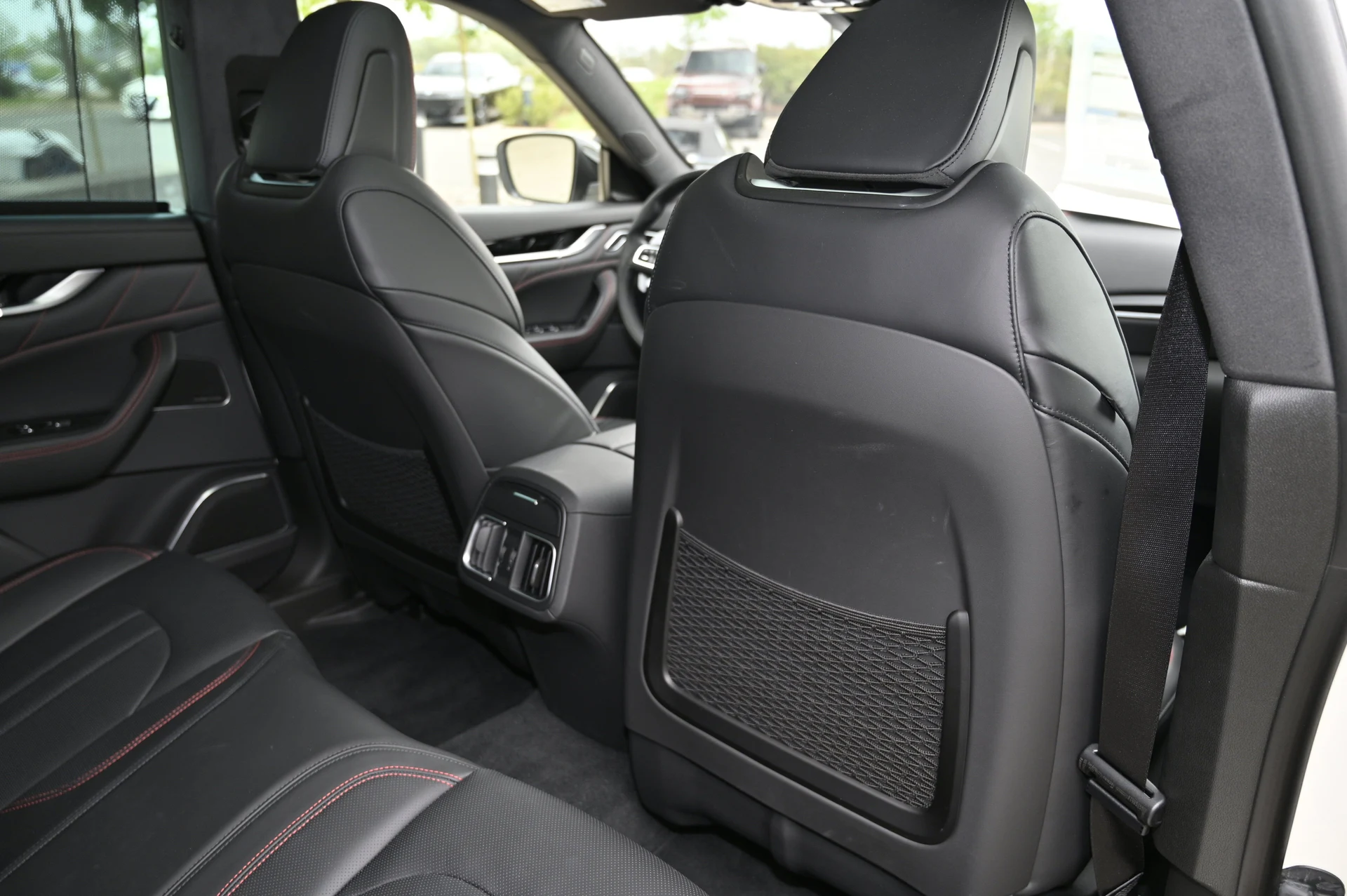 mph039_533903145_4b49ce452f8a4c69af94c8a2d9cc066f_76476d03ea