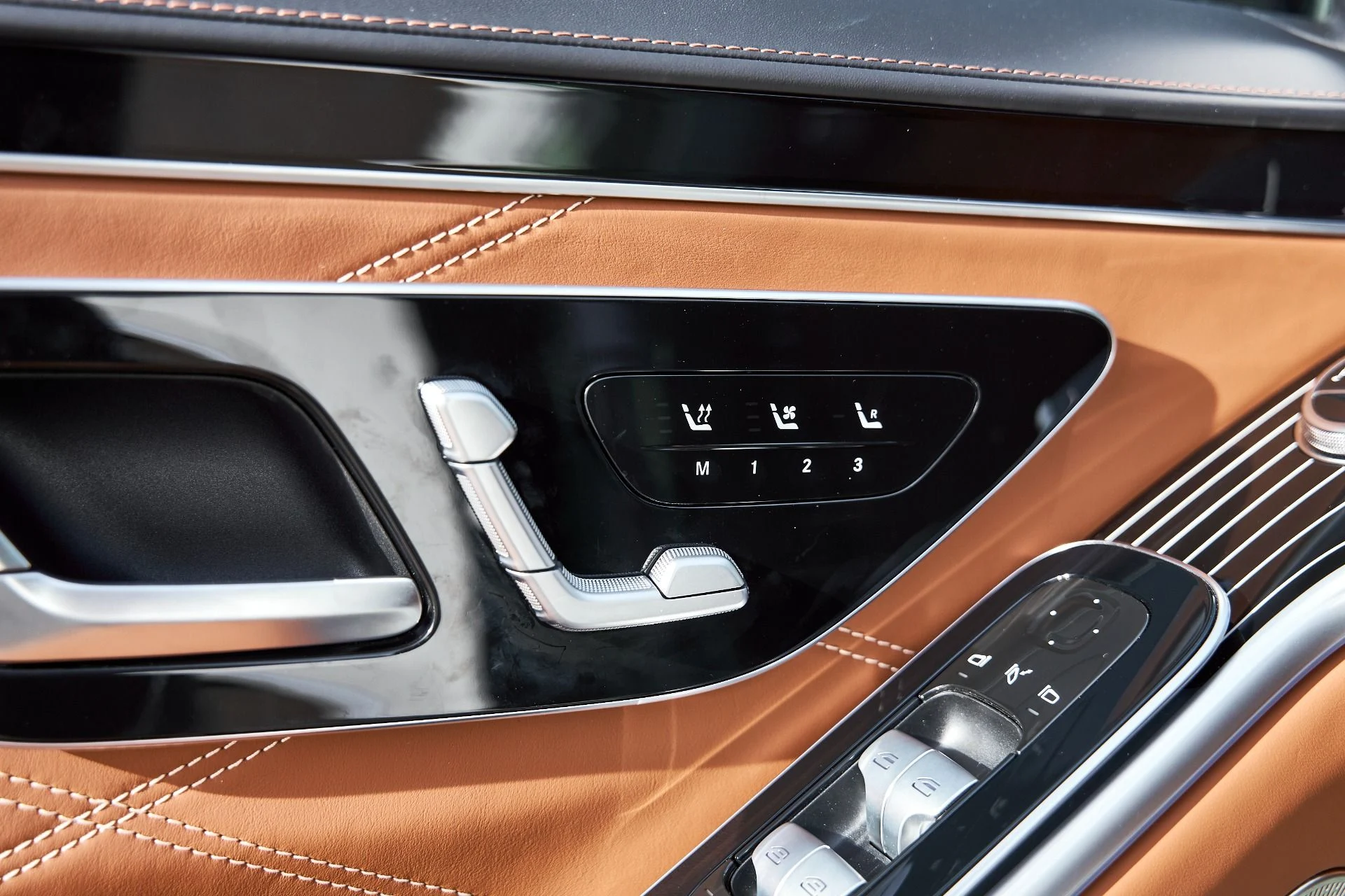 mph039_541823942_Used_2026_Mercedes_Benz_S_Class_Maybach_S_680_1766455573_f6d4043452