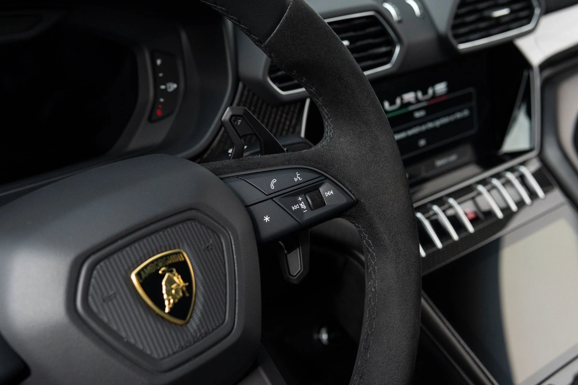 mph039_541930860_Used_2024_Lamborghini_Urus_Performante_1774062617_b811929d29