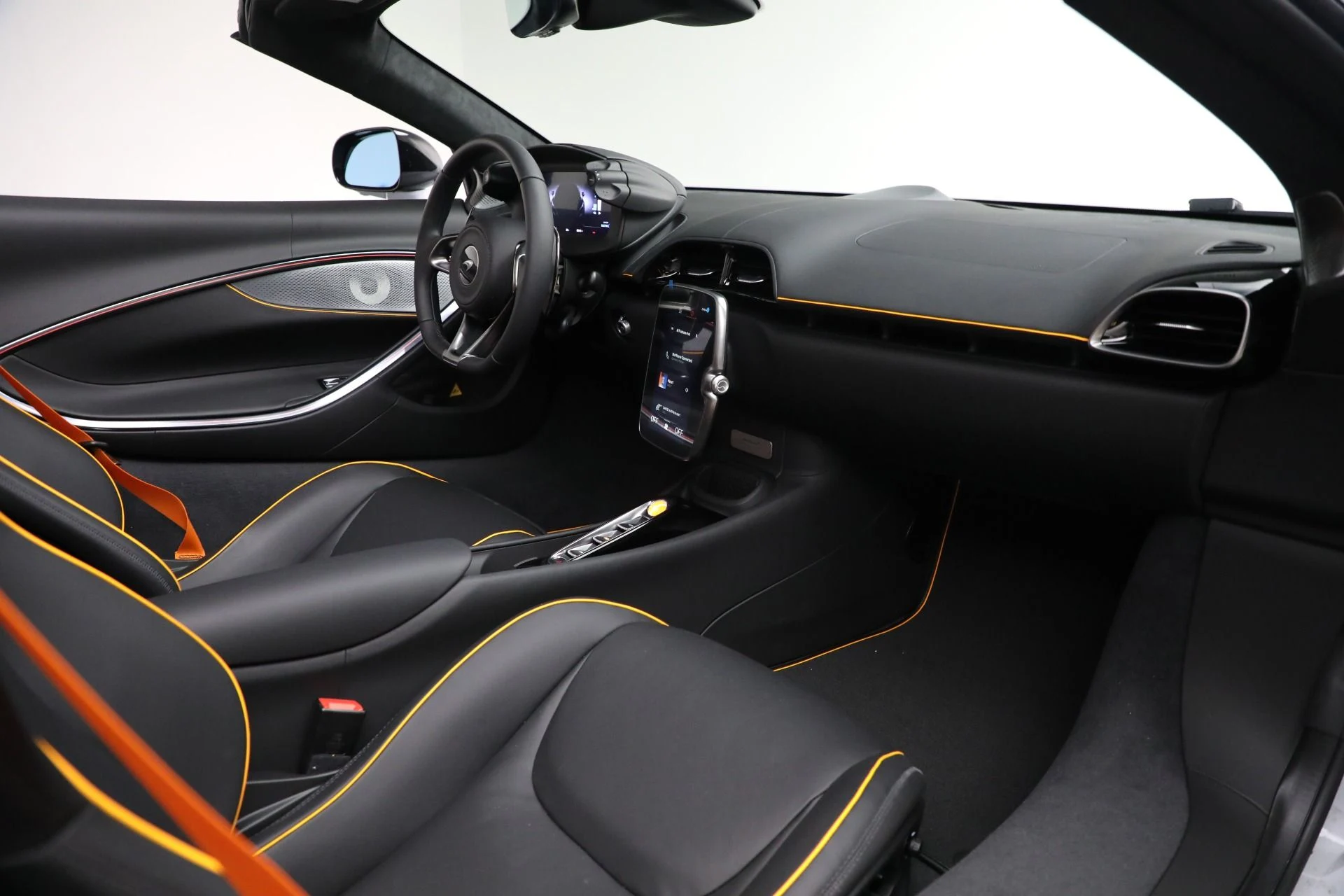 mph039_544765714_New_2025_Mc_Laren_Artura_Spider_Tech_Lux_8a413c8135