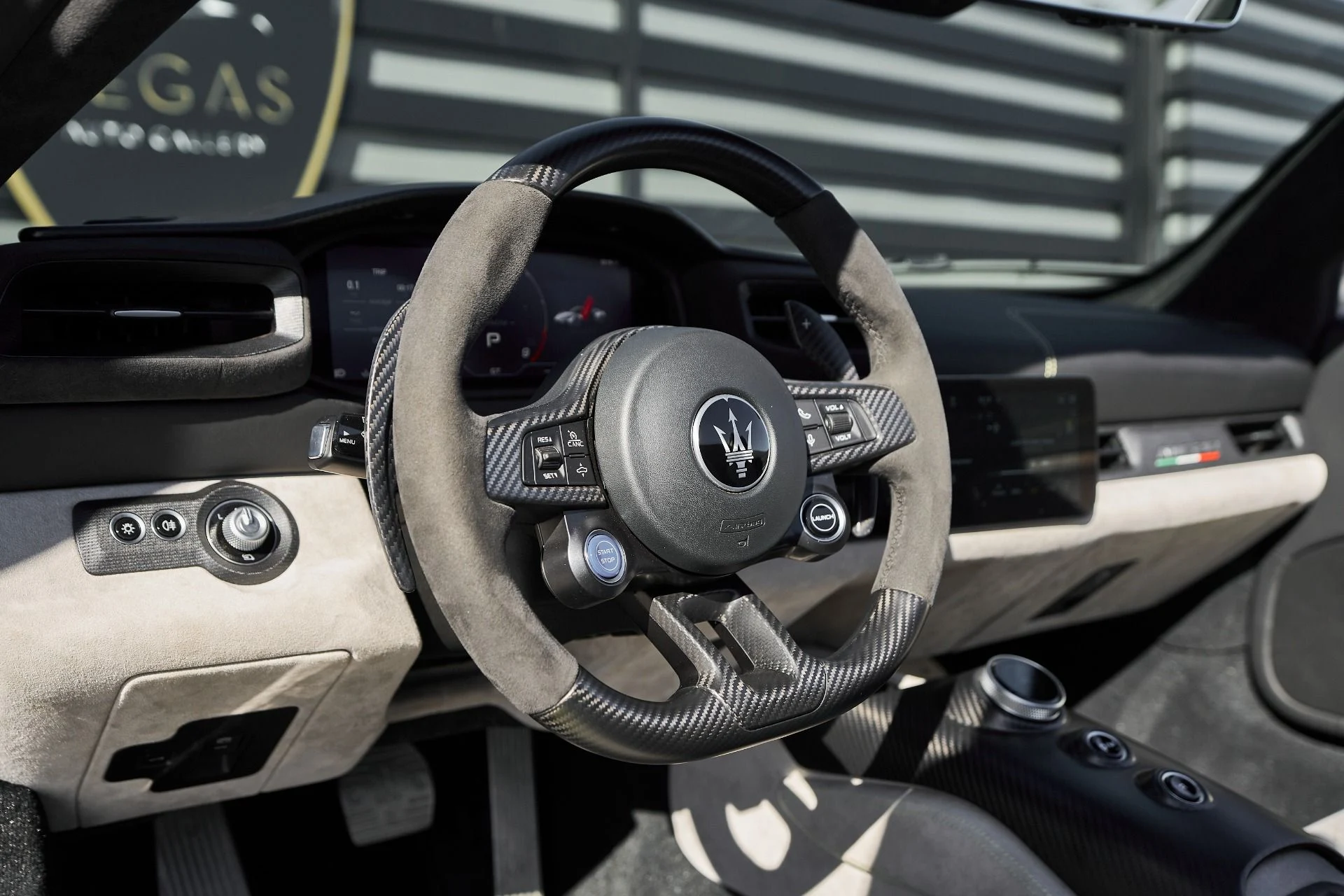 mph039_561929086_Used_2023_Maserati_MC_20_Cielo_1761946915_9393a5d2f4