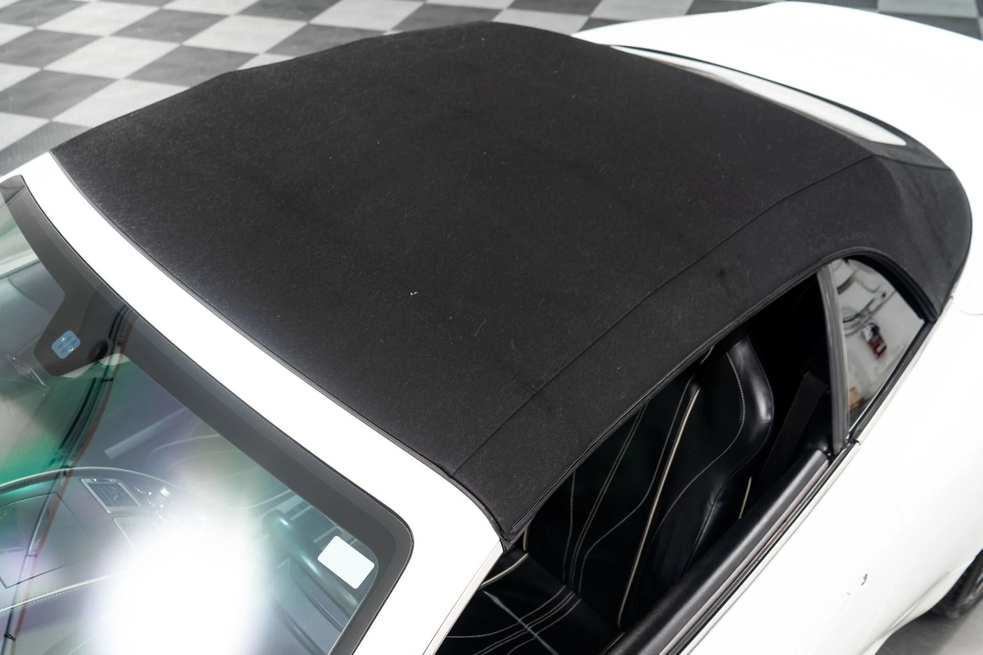 mph039_573624800_Used_2014_Aston_Martin_DB_9_Volante_1756221007_ff93147643