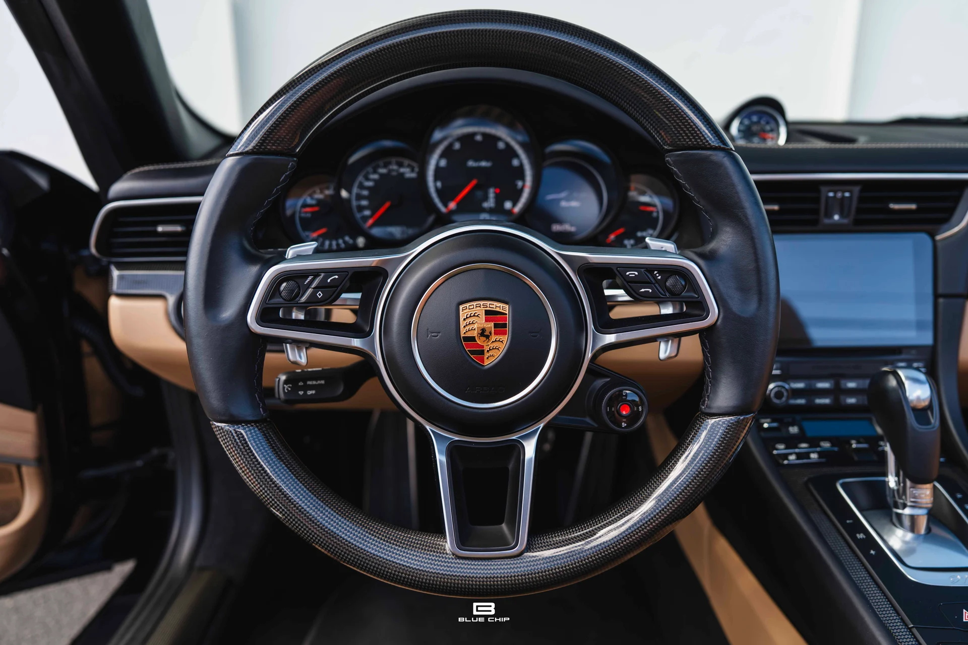 mph039_589395169_6a2c27e1f6406b39a64004a2_2017_Porsche_911_Turbo_40_3e1c706a87