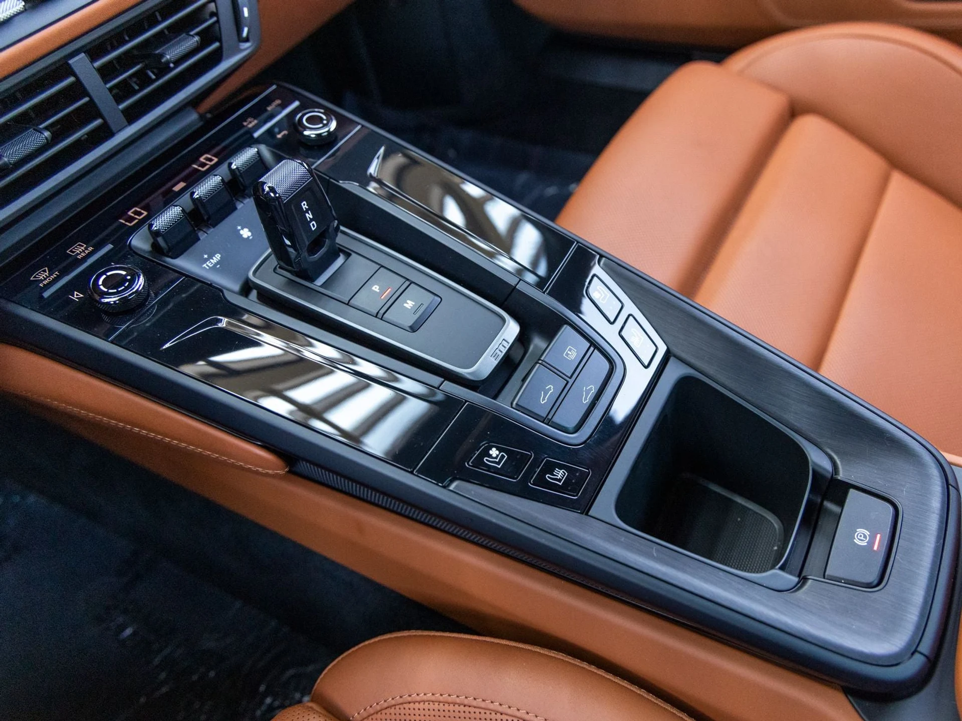 mph039_595649532_40_eb41bd5858