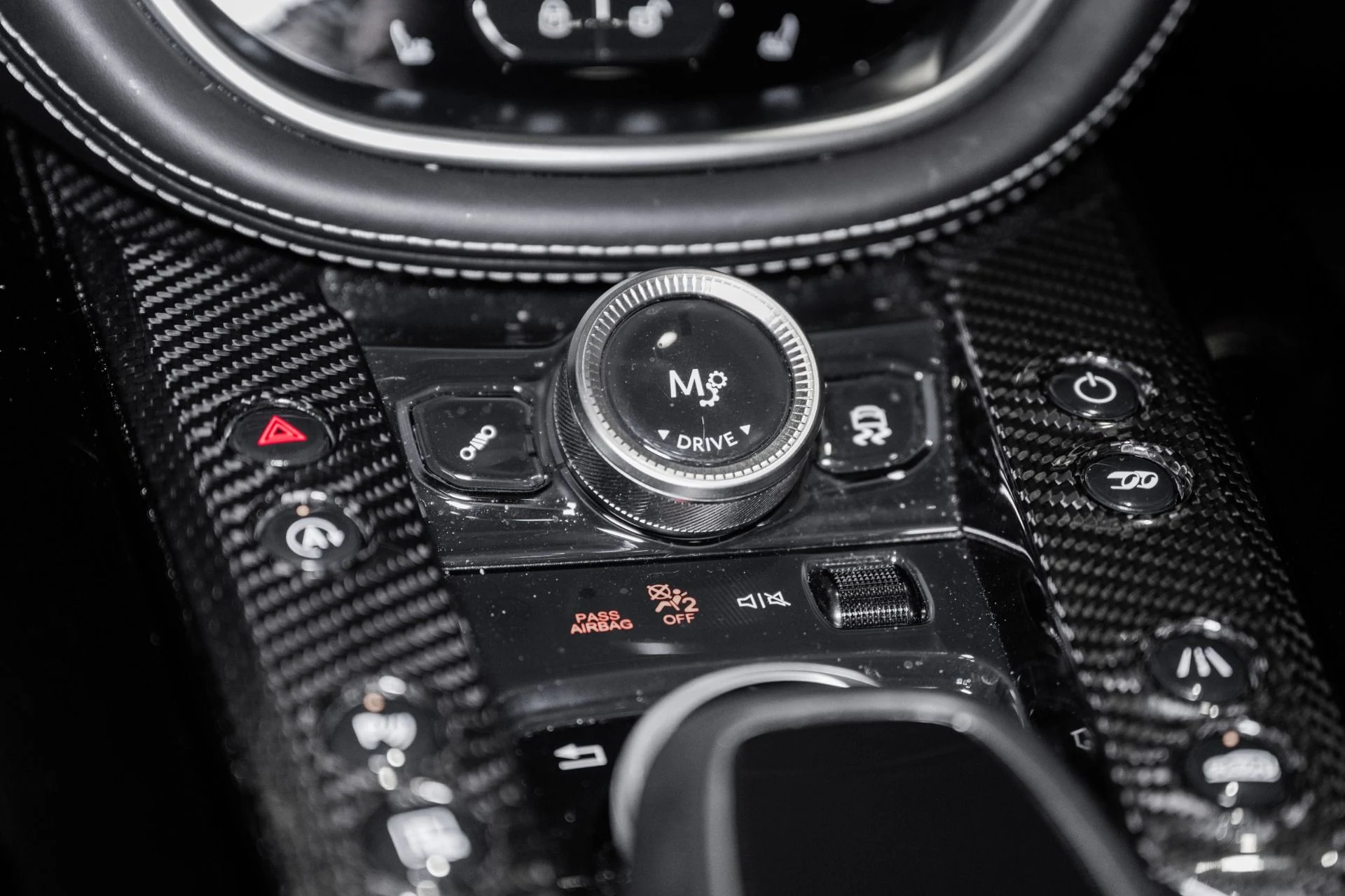 mph039_5965493_Used_2023_Aston_Martin_DBX_707_1761749500_636d8668fb