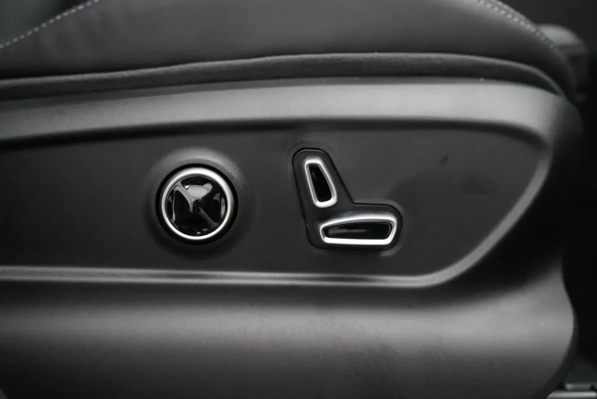 mph039_603689433_yfmv5symm79mupl16ogir1viibvk_a37e51f665