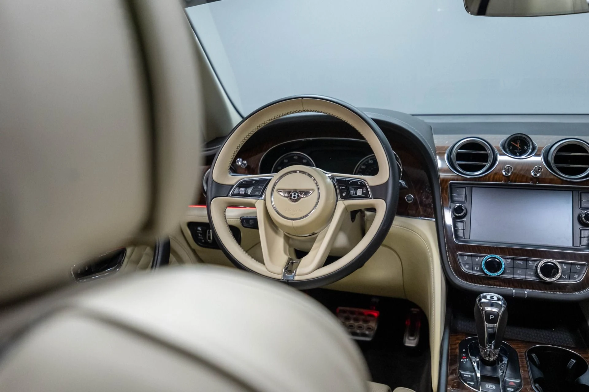mph039_618835723_Used_2017_Bentley_Bentayga_W12_1787159716_53c4992b8b