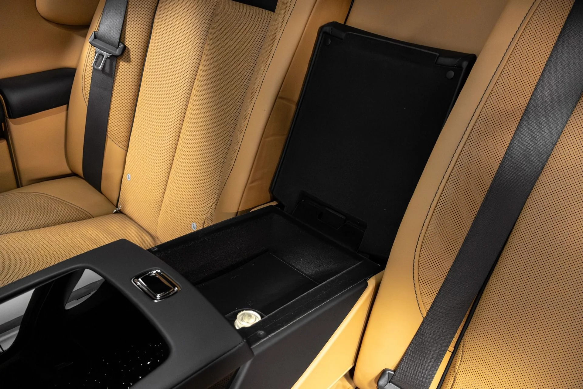 mph039_620001462_Used_2022_Rolls_Royce_Ghost_1767138760_b65bc5ae69