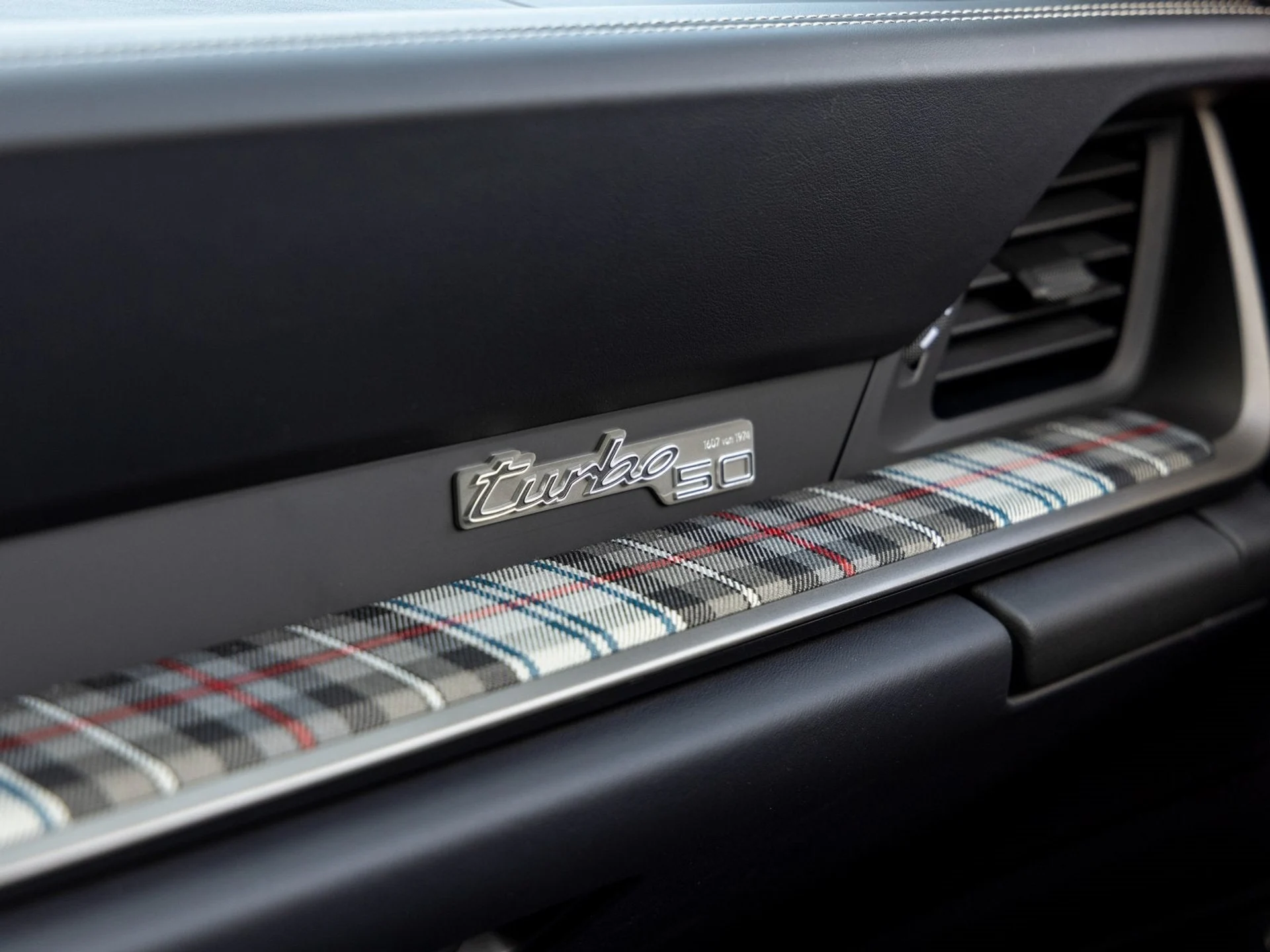 mph039_620843247_40_57f3d21490