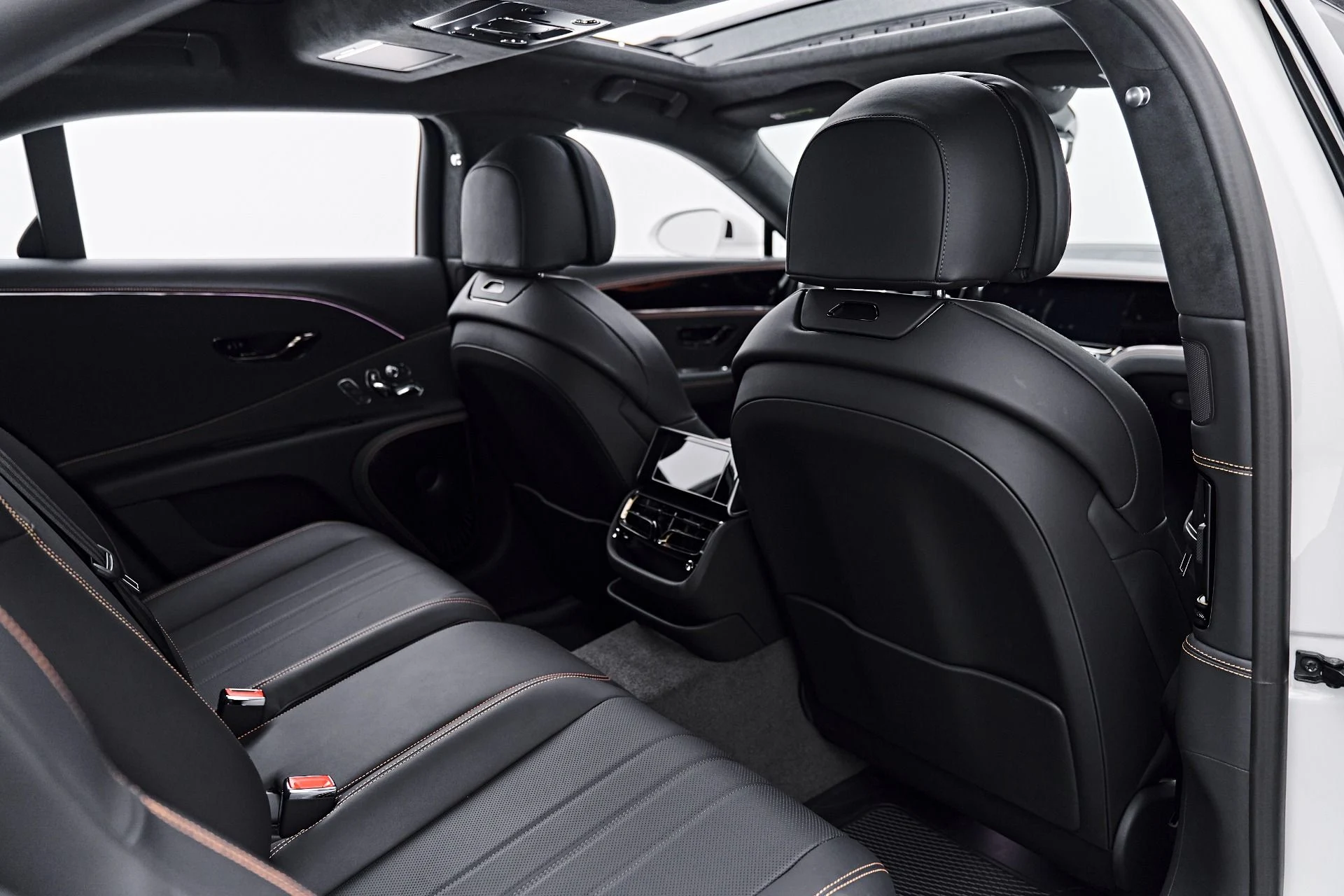 mph039_627065717_Used_2025_Bentley_Flying_Spur_Black_Edition_1790368091_592060f1a6