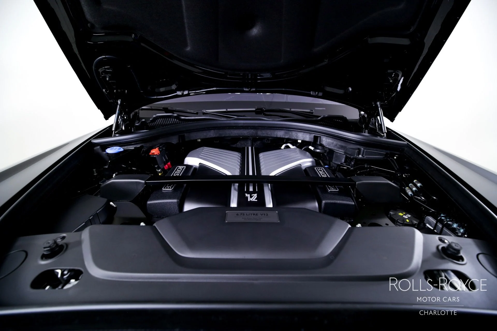 mph039_627236853_Used_2025_Rolls_Royce_Cullinan_1746196138_44b39c9920