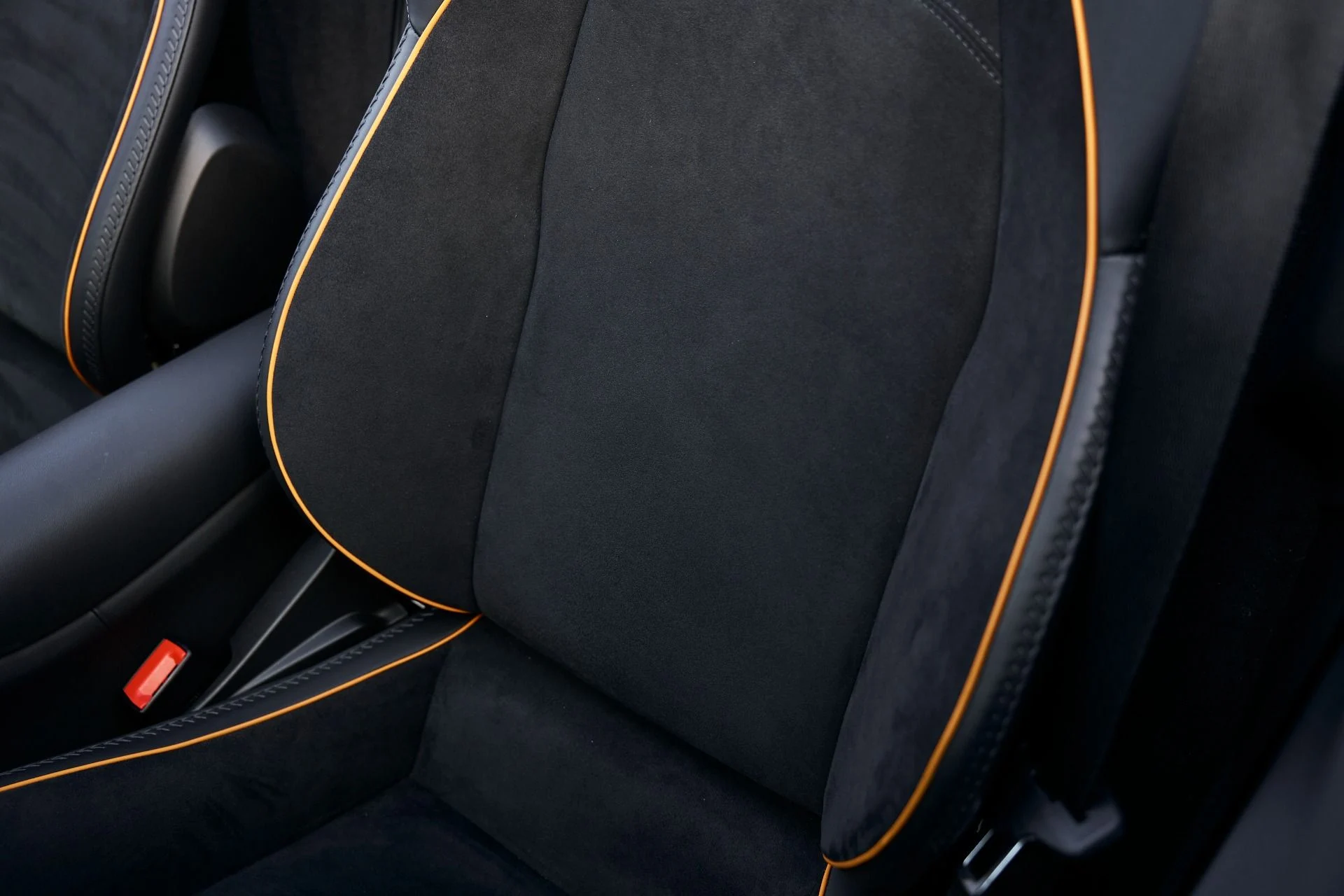 mph039_637020859_Used_2025_Mc_Laren_Artura_1771382320_803d609c76