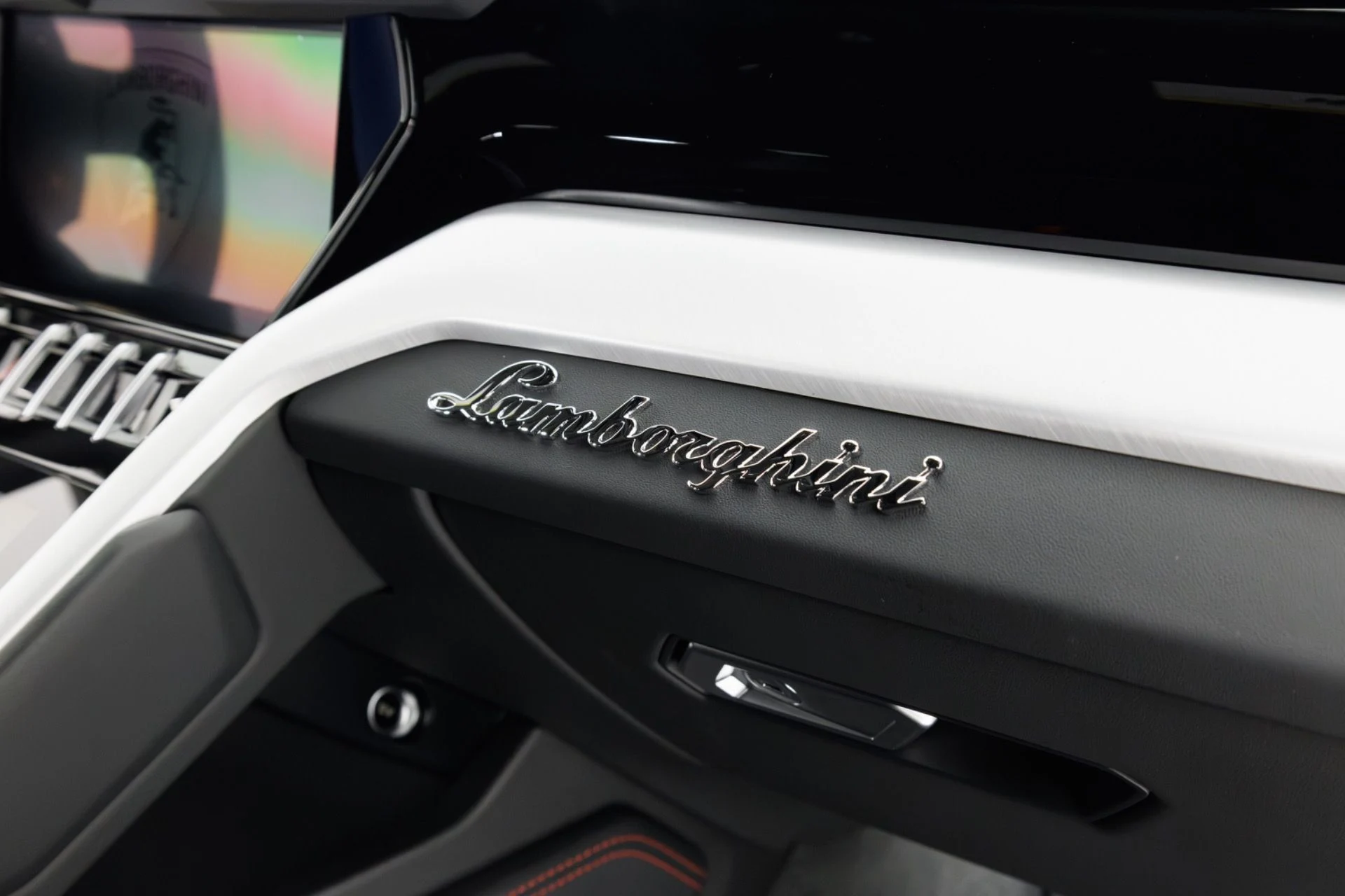 mph039_649776200_Used_2024_Lamborghini_Urus_S_1788297644_d2dd2a64fd
