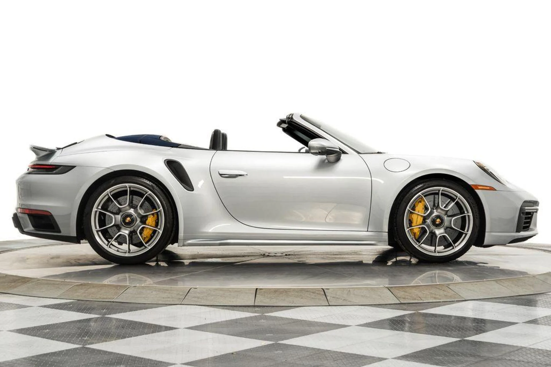 mph039_651005545_Mz_W7_HJ_Jw_E_Sp_Zwq31e_s81_P0_Ub_QY_410fb8f2b2