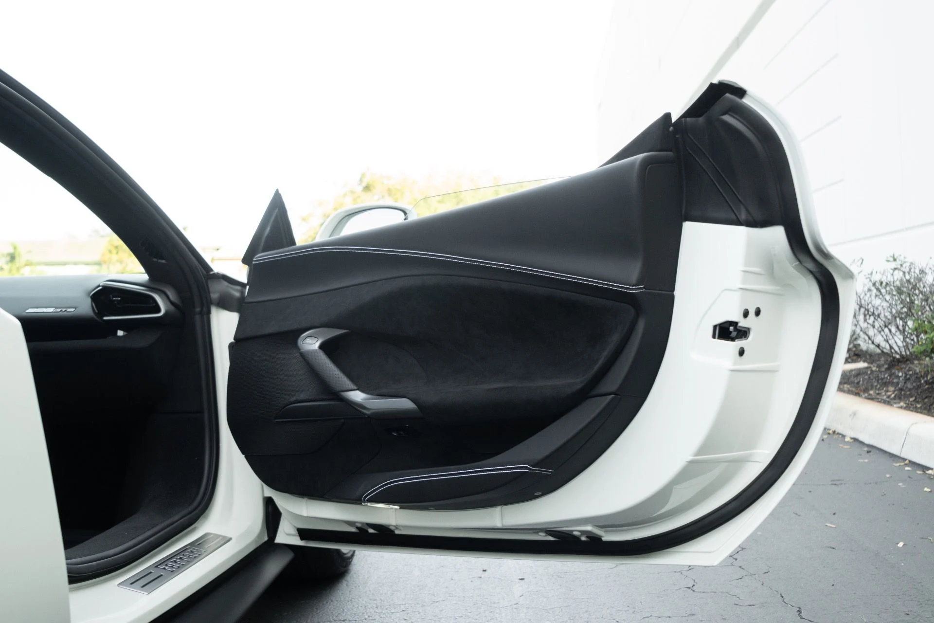 mph039_658055218_Used_2025_Ferrari_296_GTB_1761682901_16a24b74cd