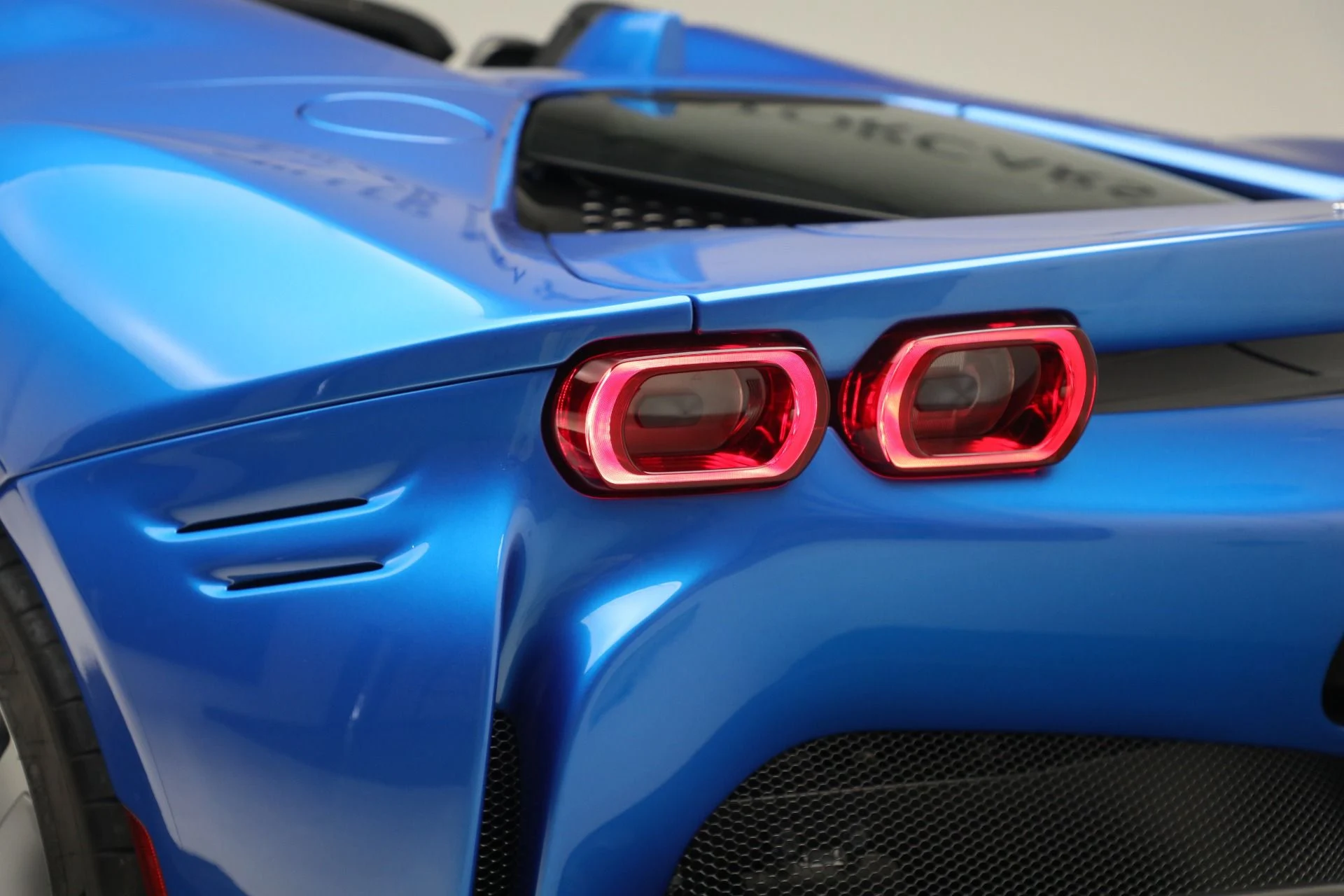 mph039_661871187_Used_2024_Ferrari_SF_90_Spider_1759497010_a468c58827