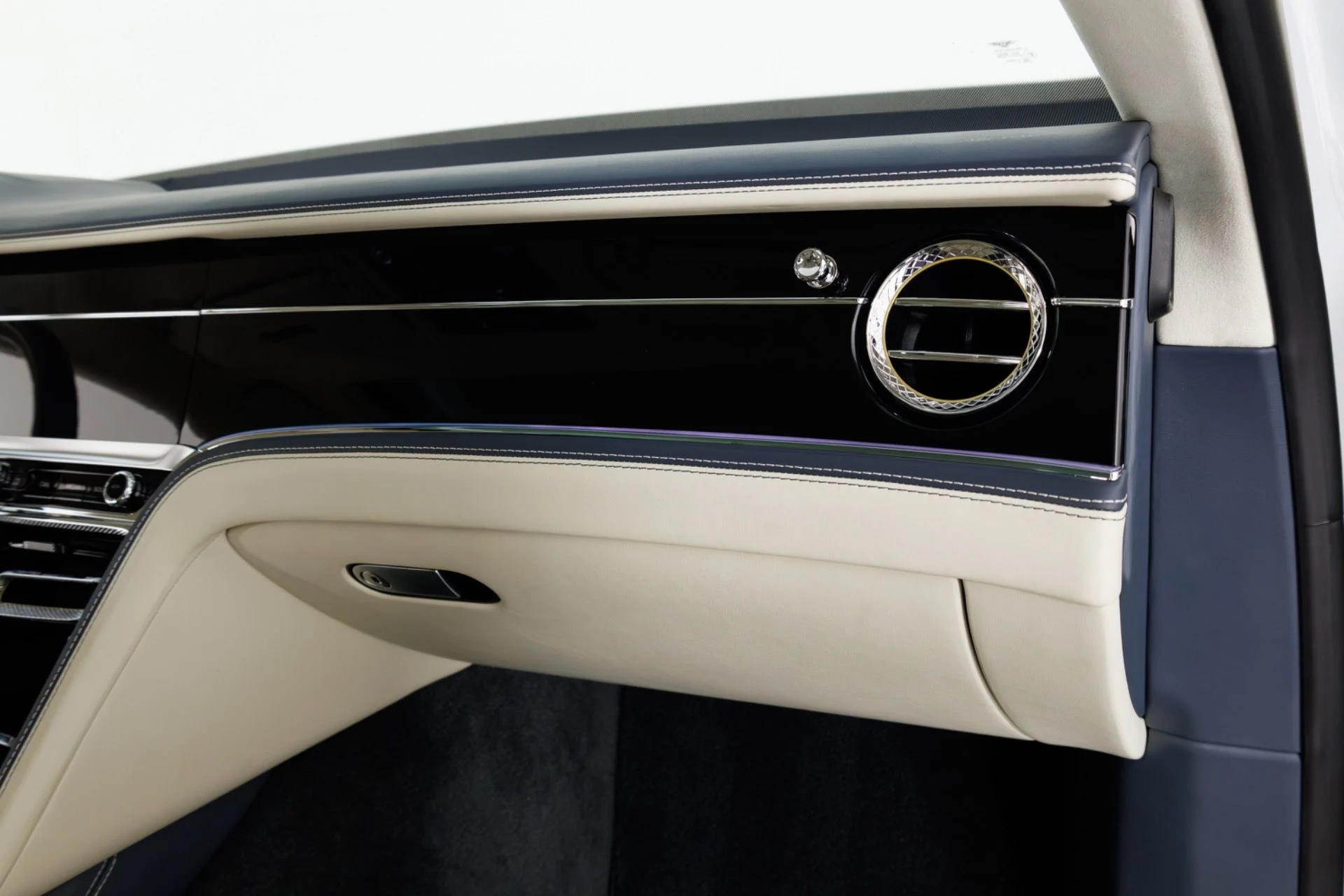 mph039_665748680_Used_2020_Bentley_Flying_Spur_W12_1776899557_138736b7dd