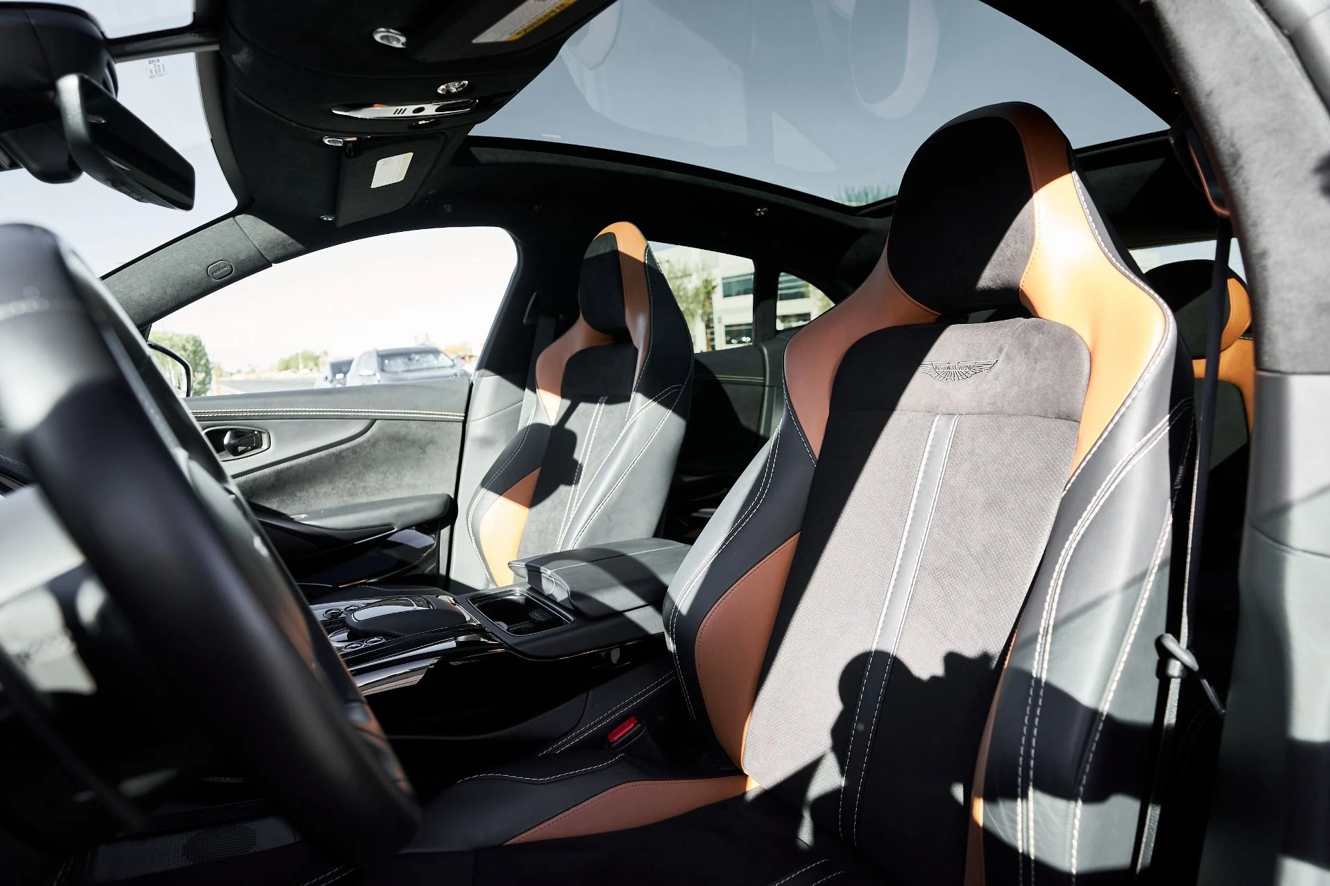 mph039_669051517_Used_2023_Aston_Martin_DBX_707_1759982313_5bbe1681d7