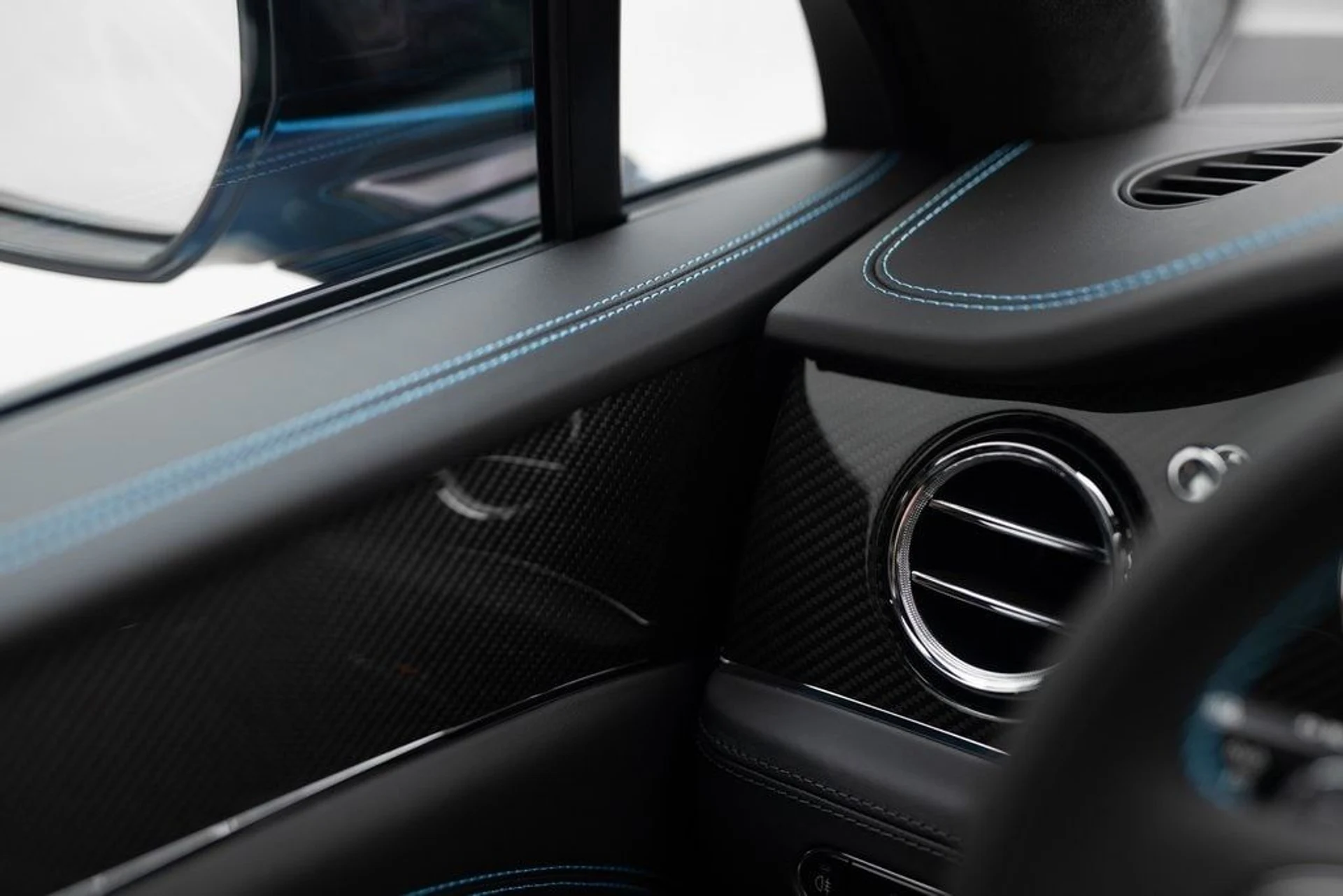 mph039_672061938_0218ec6331b48ea0ae8a9c68ef685944x_17c2cc4344