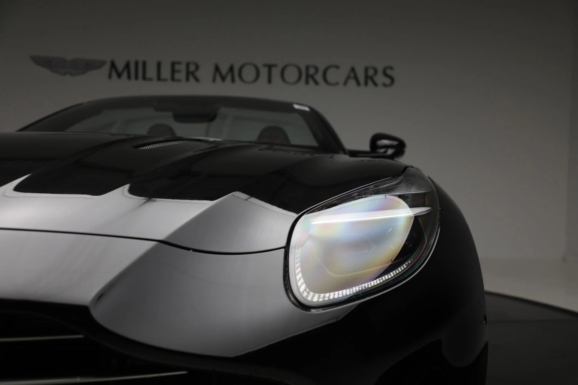 mph039_672670079_New_2025_Aston_Martin_DB_12_Volante_79dc5b2112