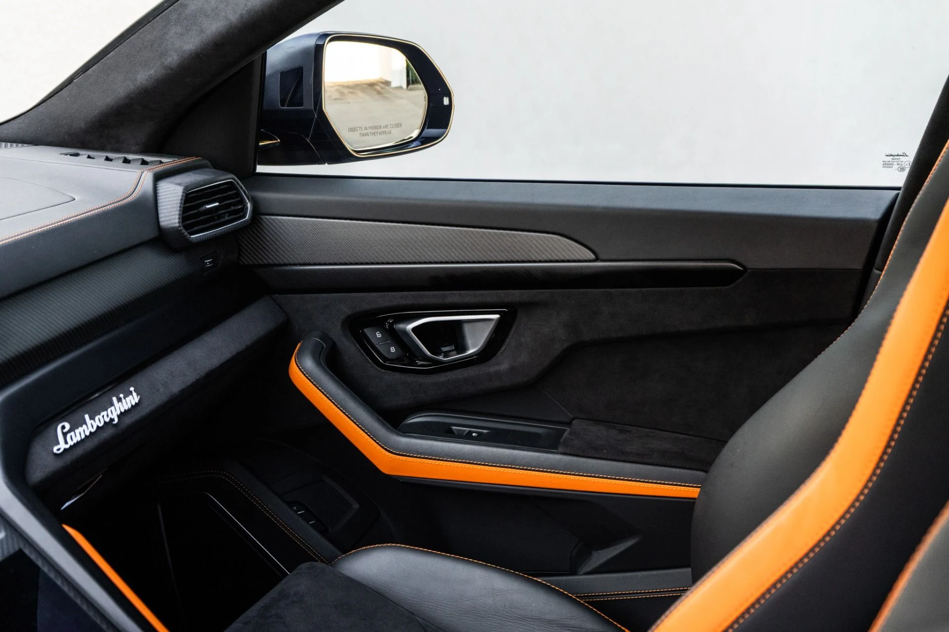 mph039_675982289_Used_2022_Lamborghini_Urus_Graphite_Capsule_1755805759_ab01e43caa