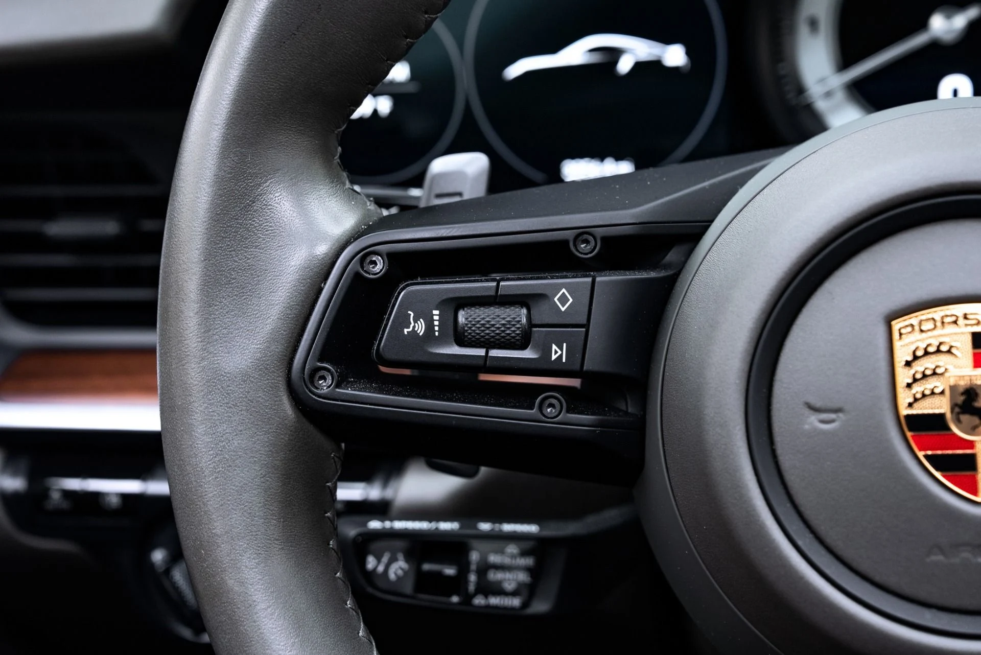 mph039_697751192_Used_2021_Porsche_911_Turbo_S_1776281053_80eac9e5e7