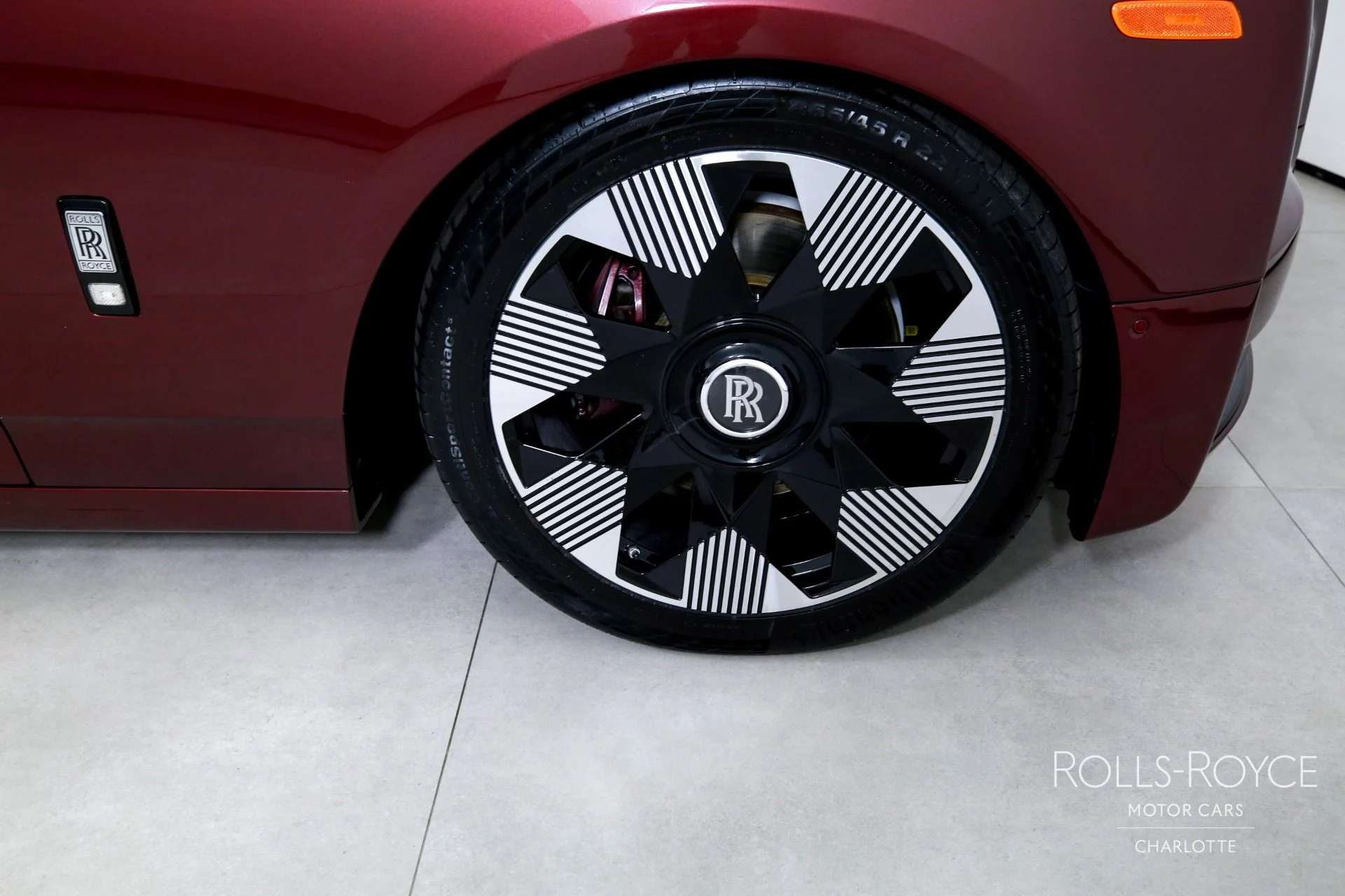 mph039_710658504_Used_2019_Rolls_Royce_Phantom_1760804131_465f21f25d