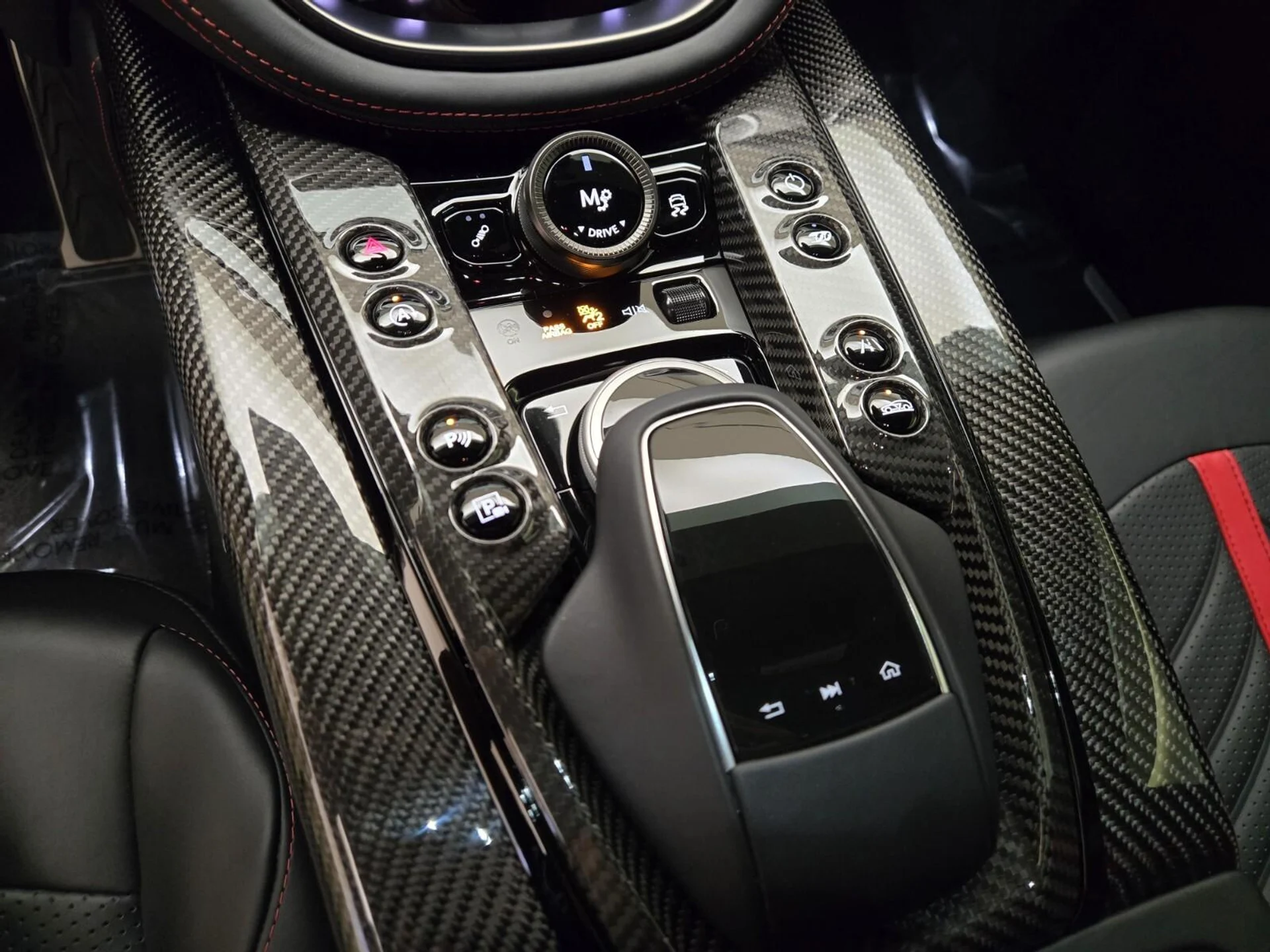 mph039_712009001_Used_2023_Aston_Martin_DBX_707_1777354932_0ed59dd2bb