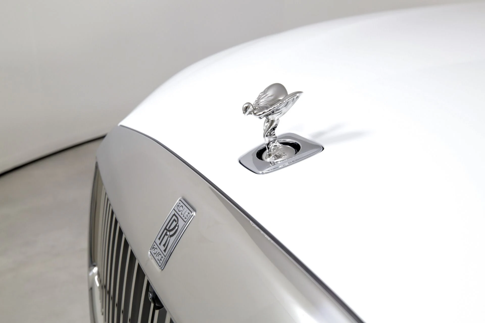 mph039_724371350_Used_2024_Rolls_Royce_Spectre_1710280015_45a795d7a9